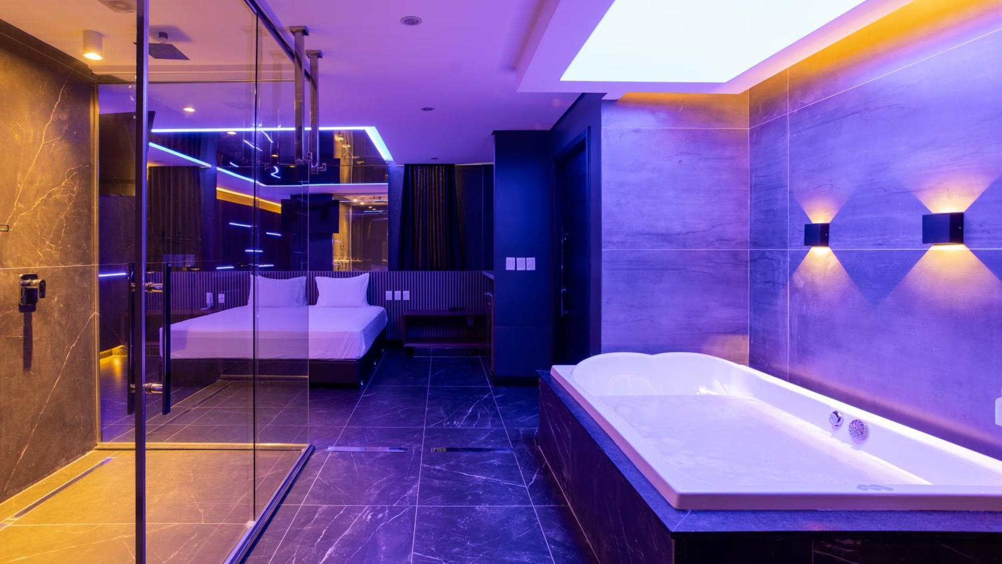 Junior Suite with Private Pool,1525220842:JPEG