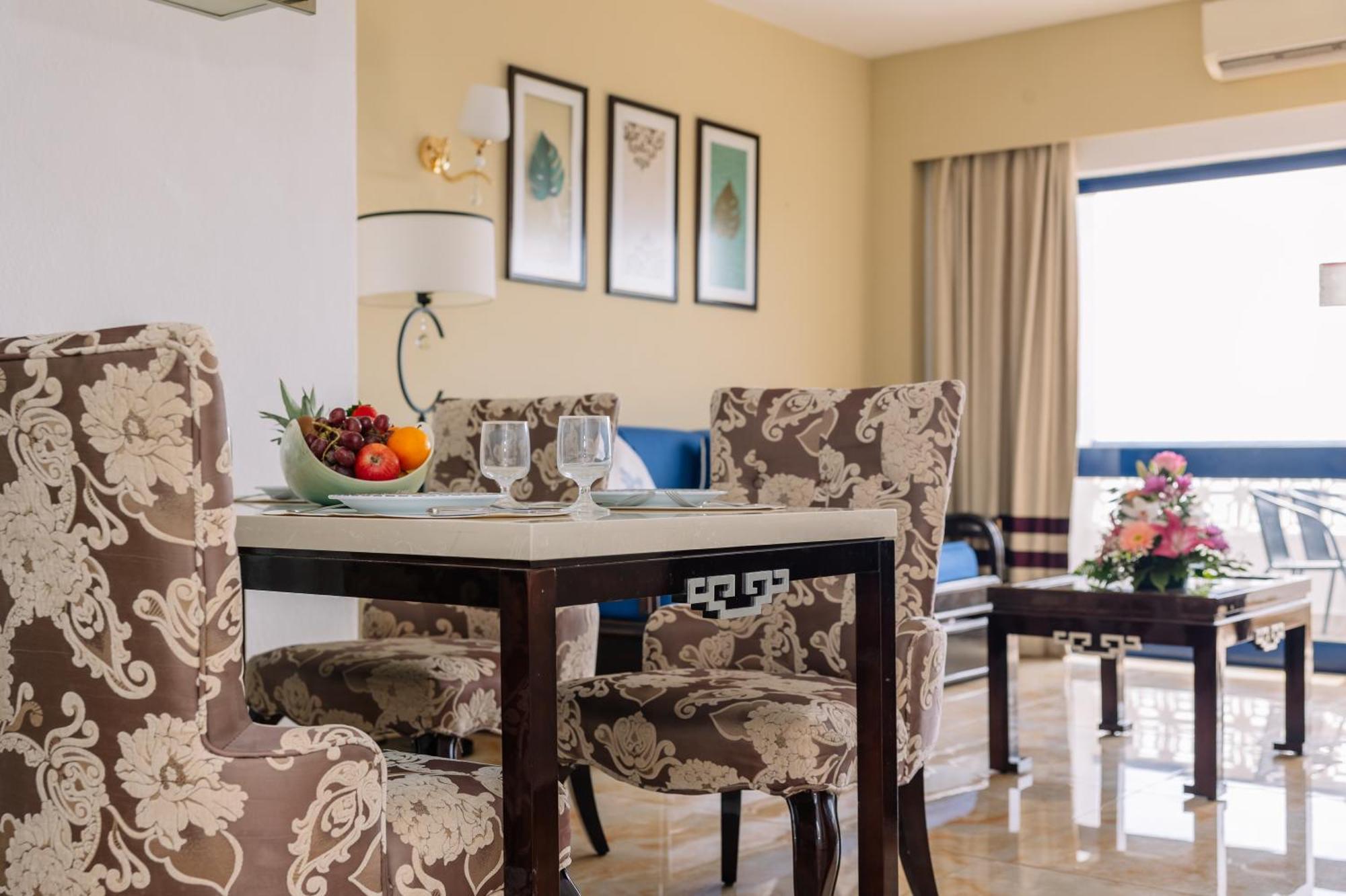 Deluxe One Bedroom Apartment