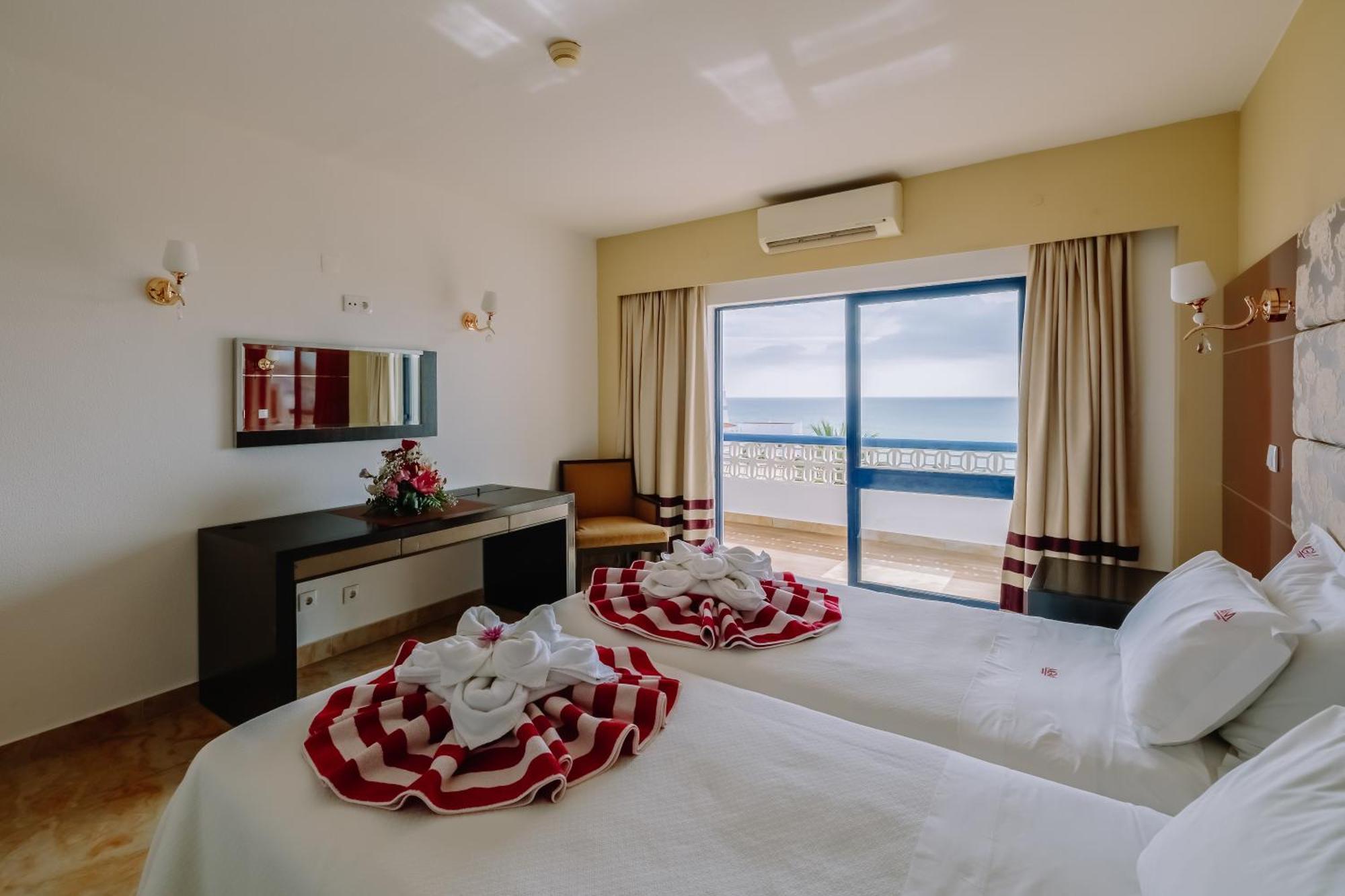 Deluxe One Bedroom Apartment