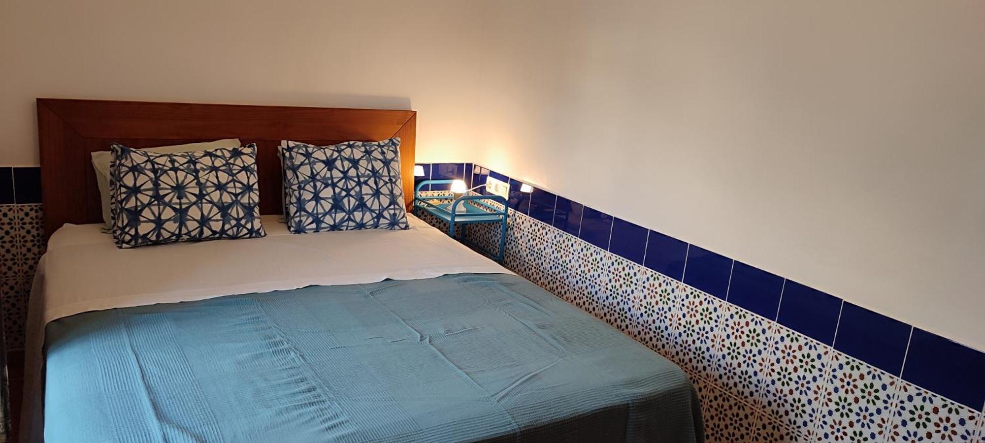 Small Double Room,1525612576:JPEG