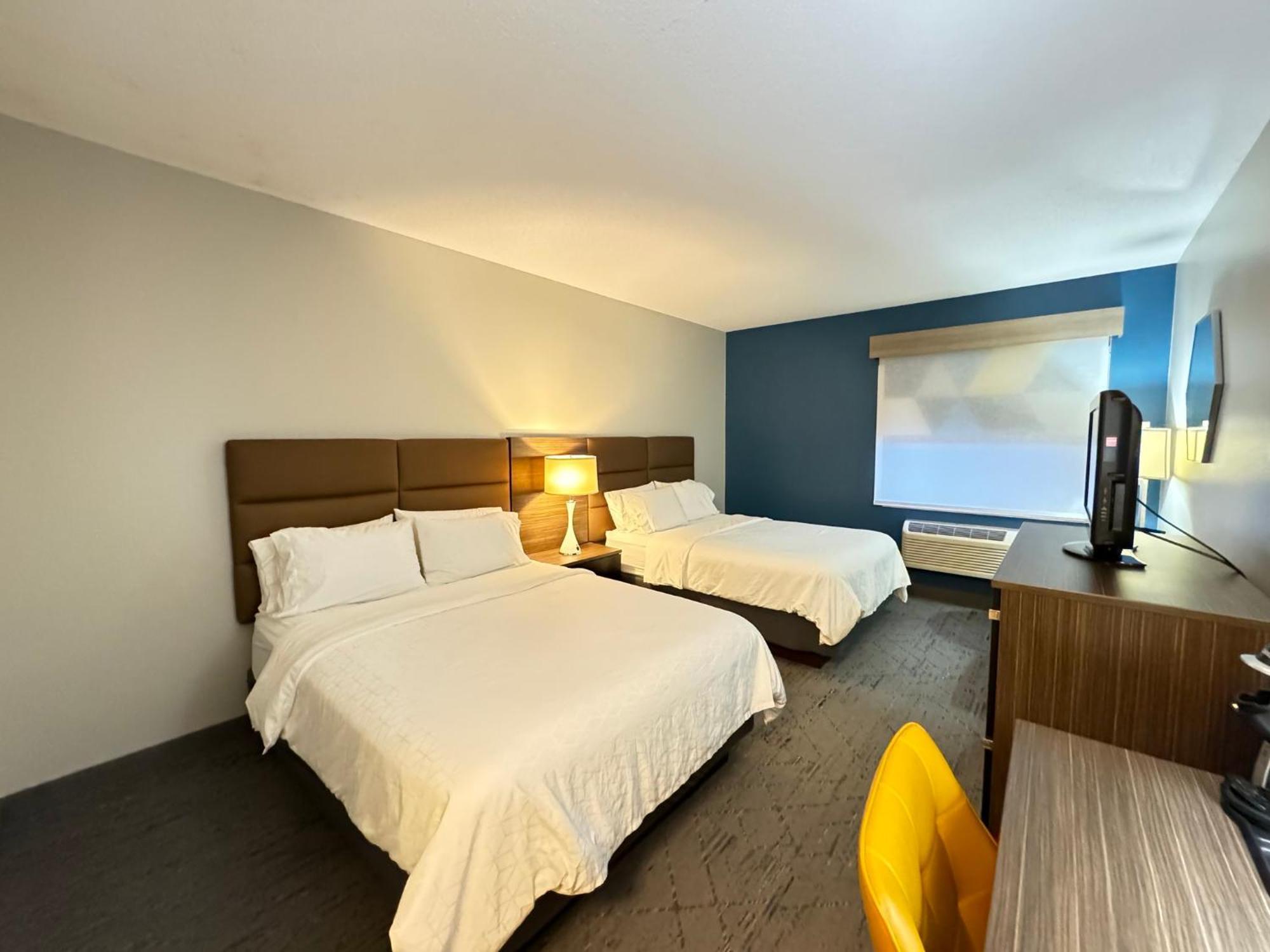 Standard Room with Two Queen Beds