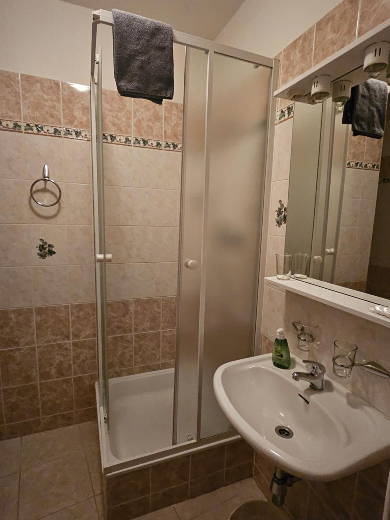 Standard Double or Twin Room,1433528809:JPEG