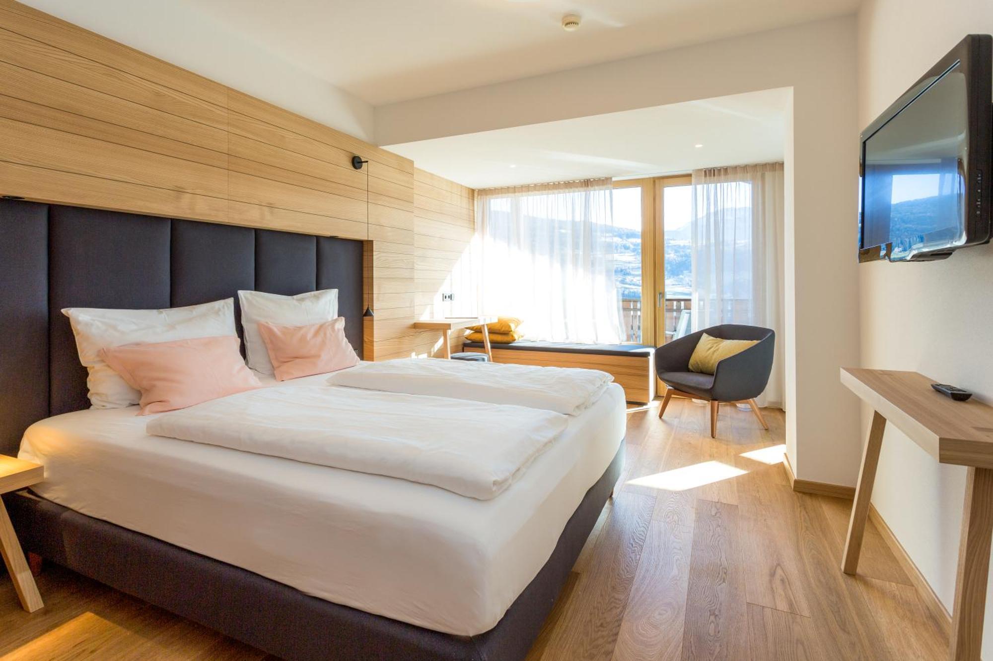 Romantic suite sauna balcony mountain view