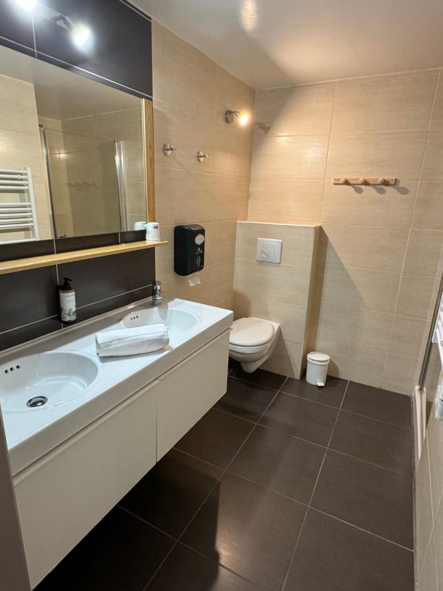 Quadruple Room,1526424145:JPEG