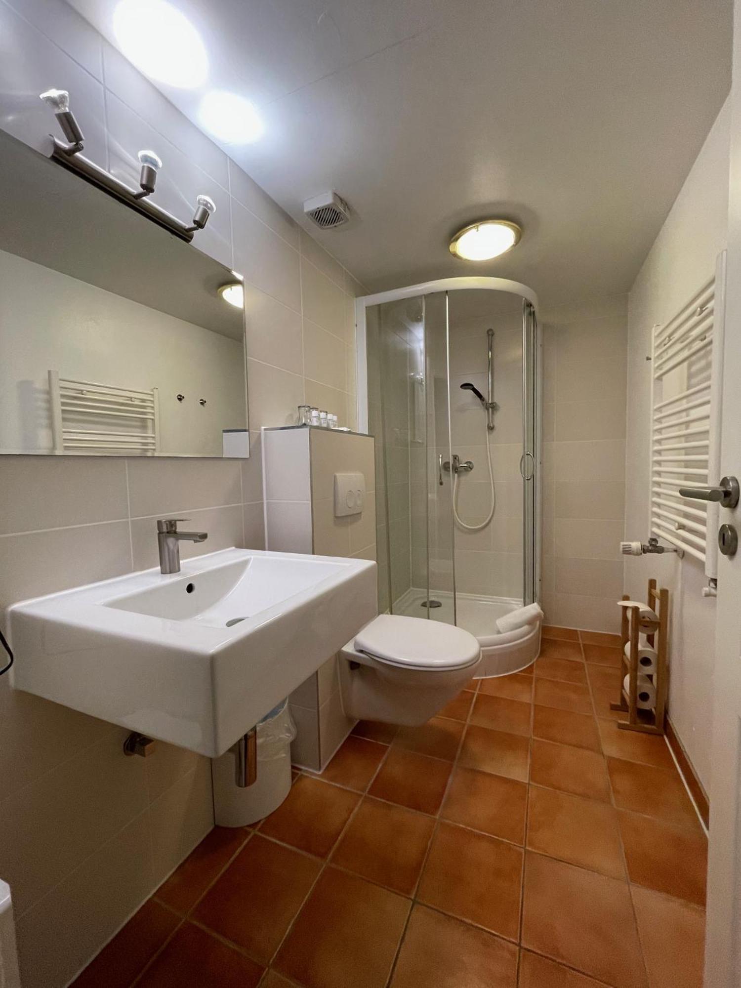 Apartment,982622635:JPEG