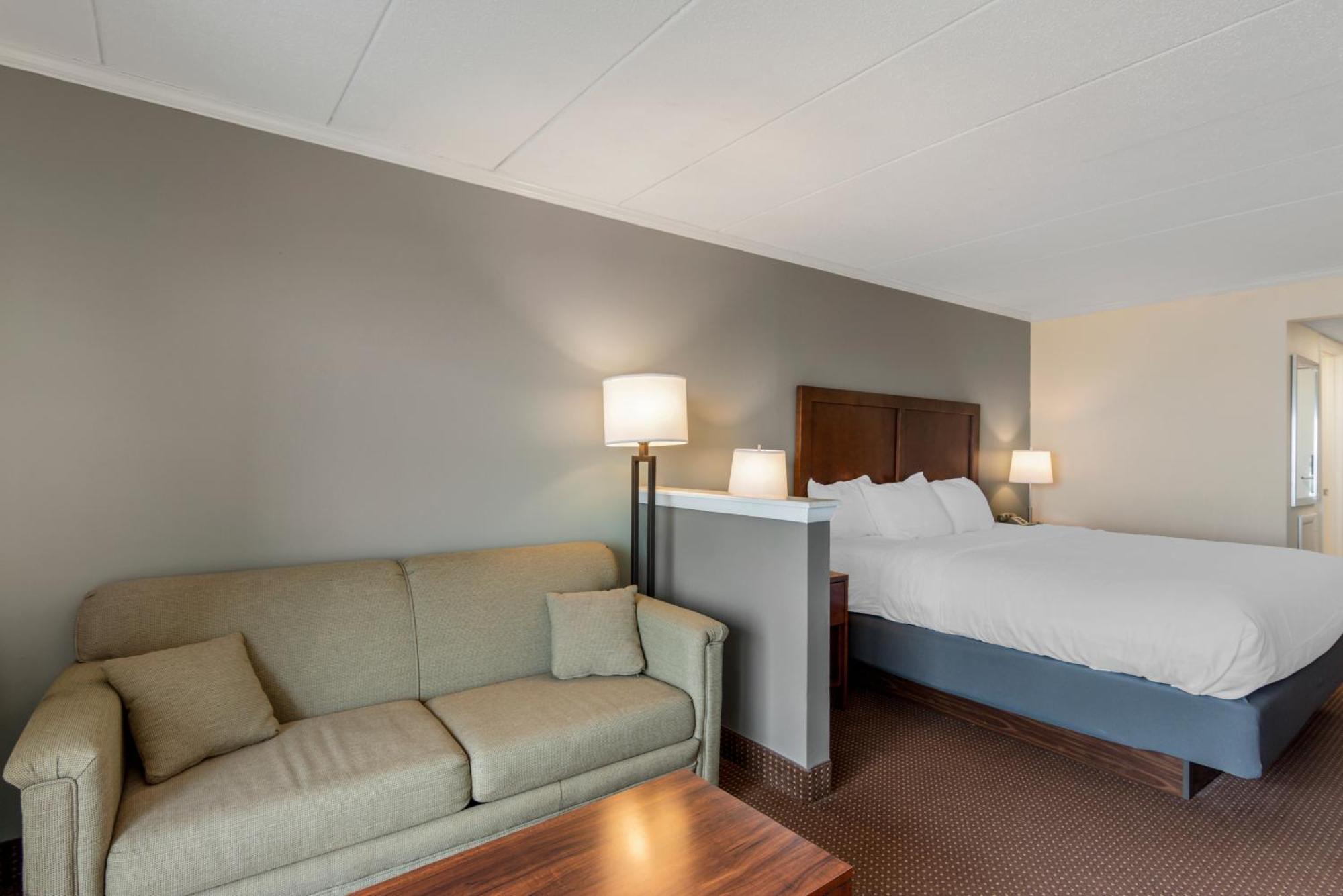 King Room King Bed Upper Floor Sleep Sofa Efficiency Non Smoking,1705874491:JPEG