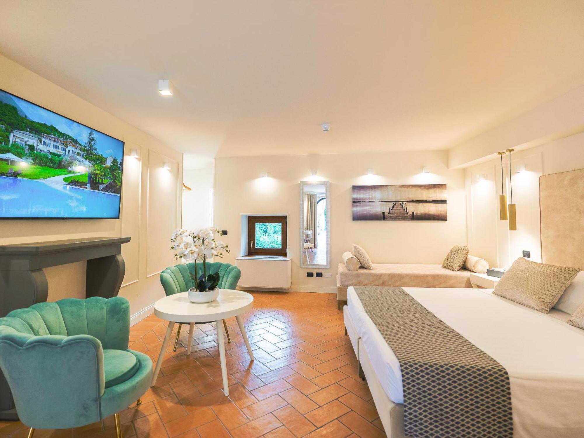 Deluxe Suite