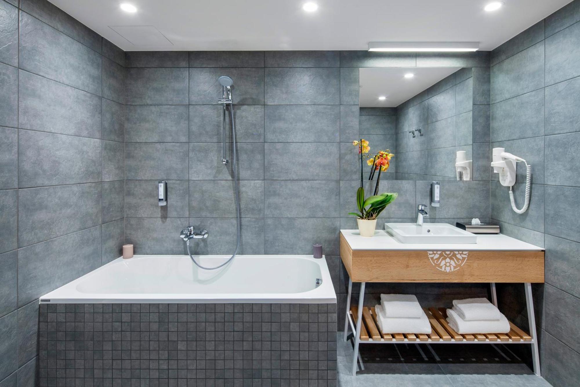 Maisonette mit 1 Doppelbett und 1 Einzelbett (ohne Zugang zur Therme)