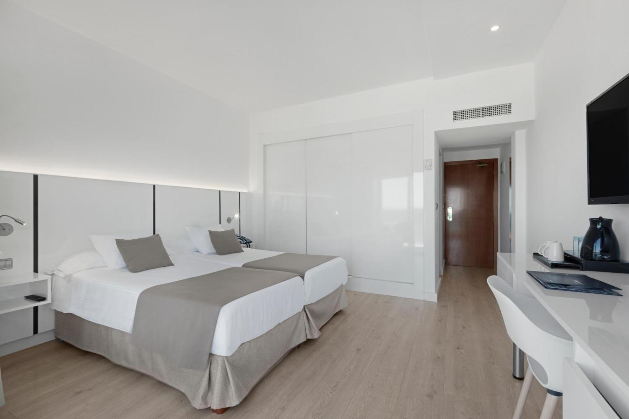 Superior Twin Room Sea View,1528230481:JPEG