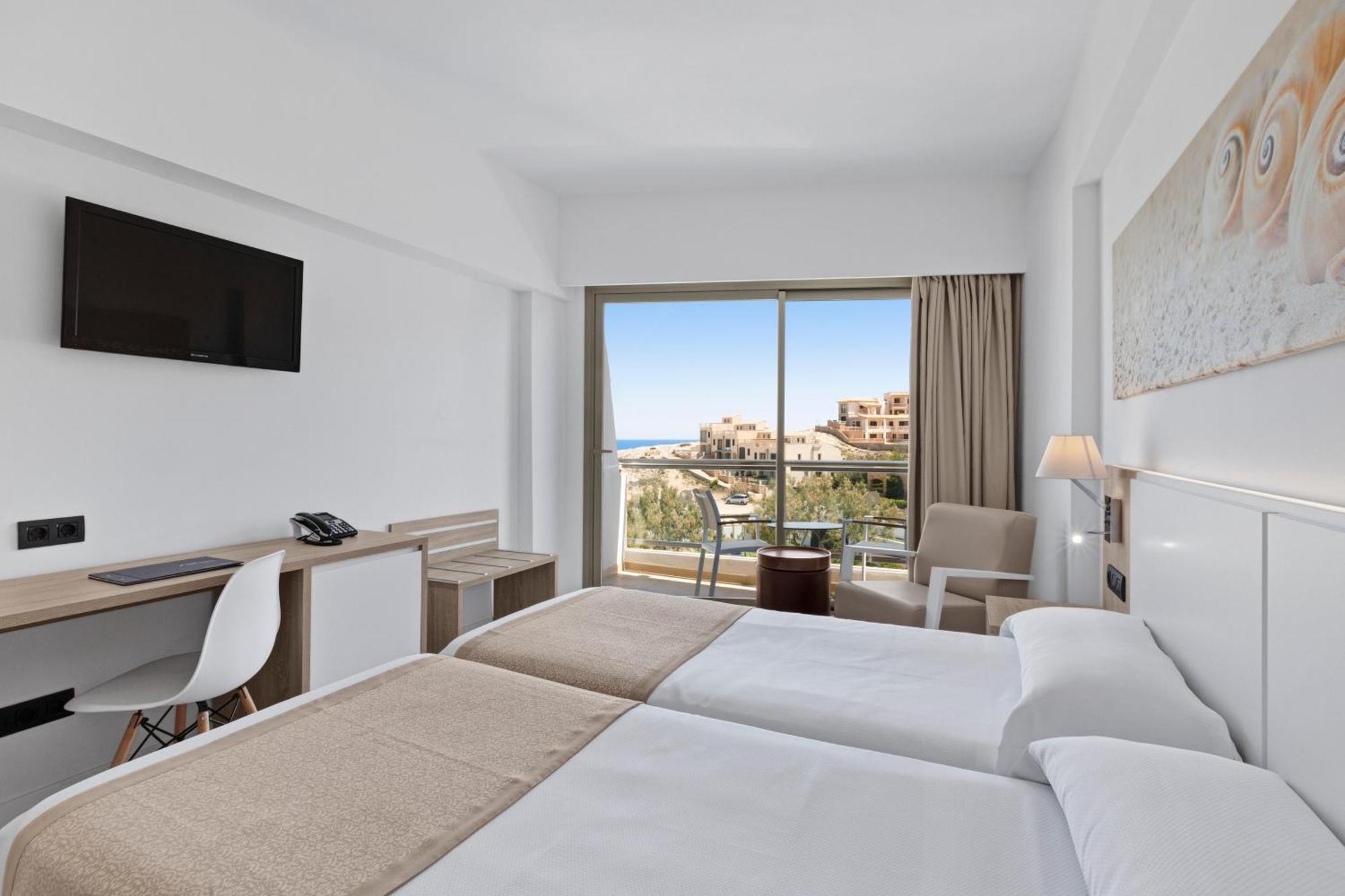 Double or Twin Room Side Sea View,1528233145:JPEG
