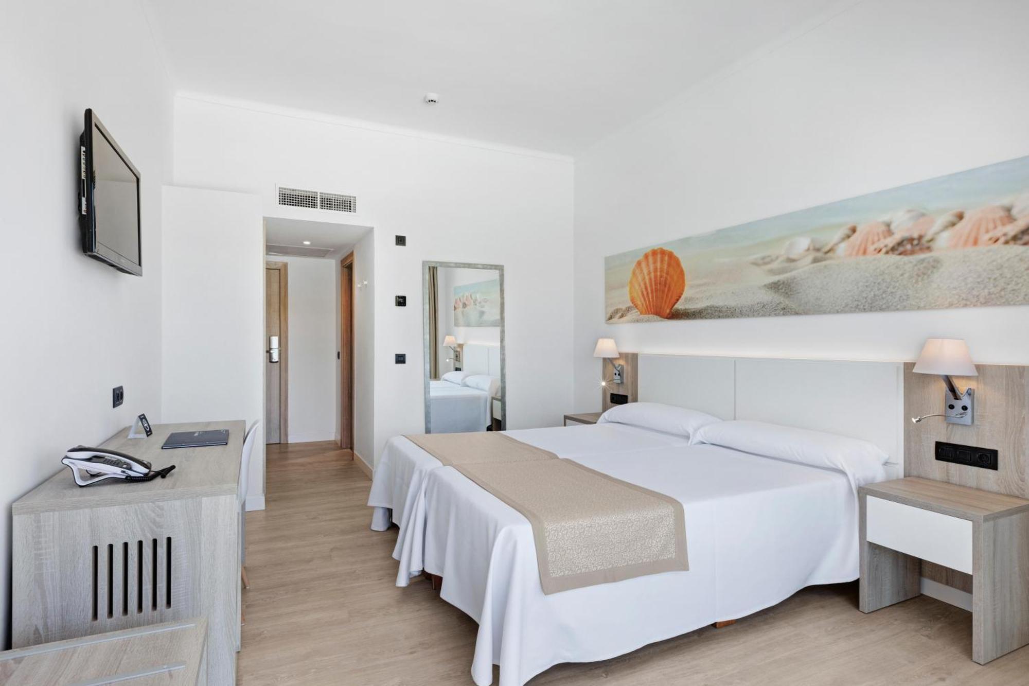 Double or Twin Room Sea View,1528233139:JPEG