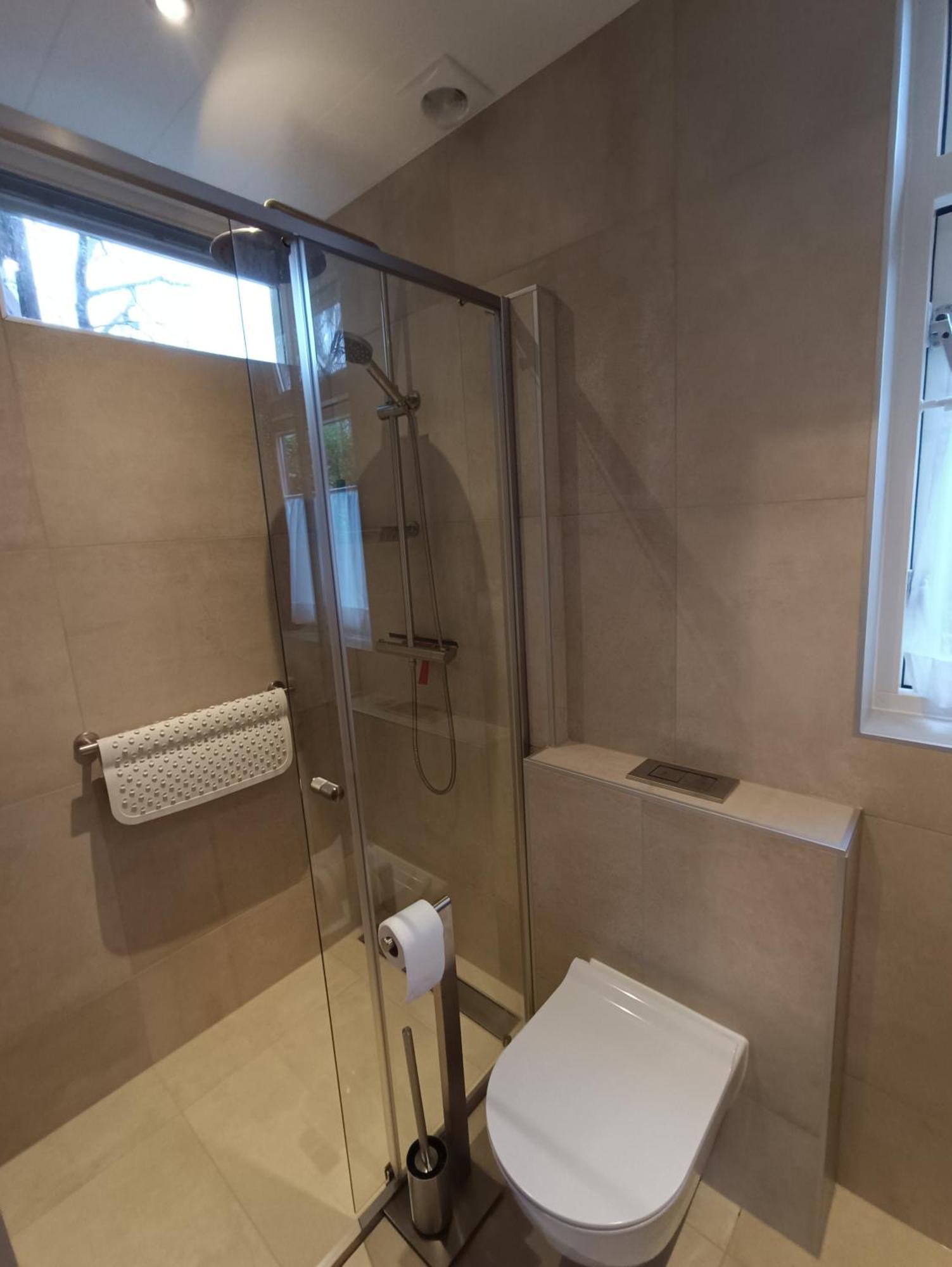Double Room Private Bathroom