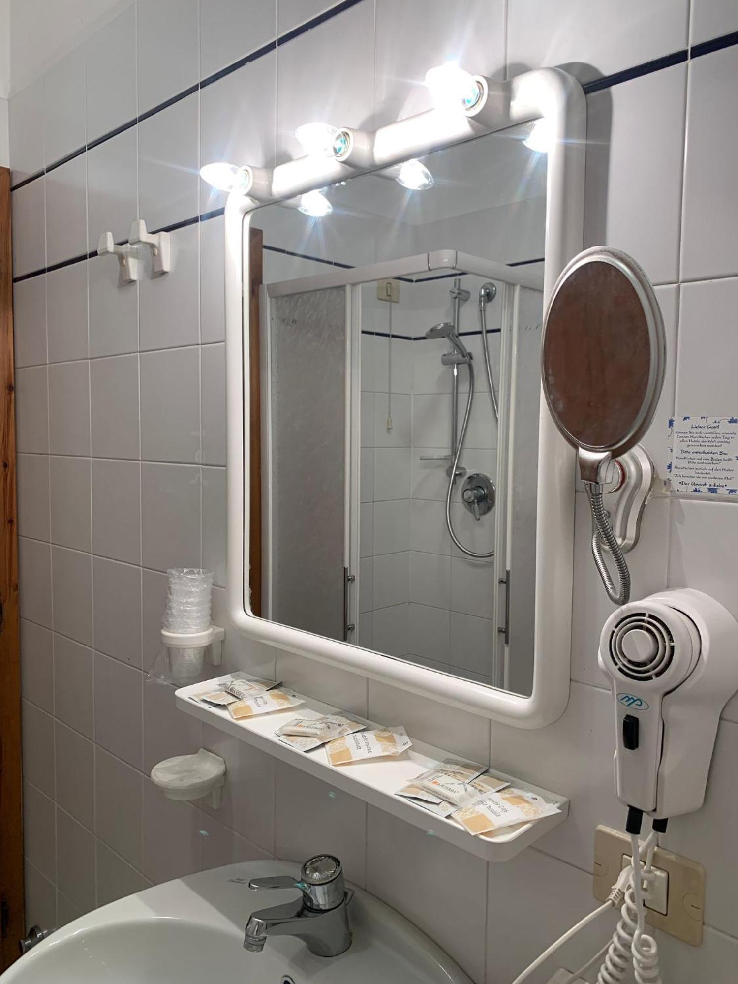 Triple Room,1528355338:JPEG
