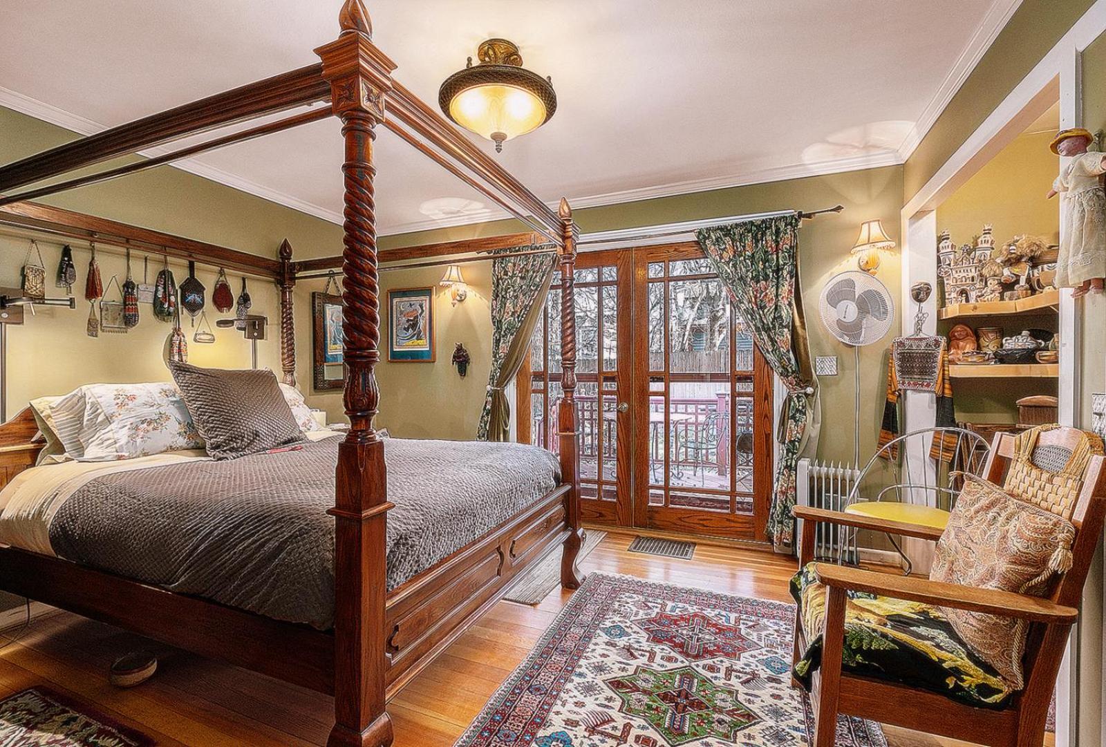 Queen Room Garden View