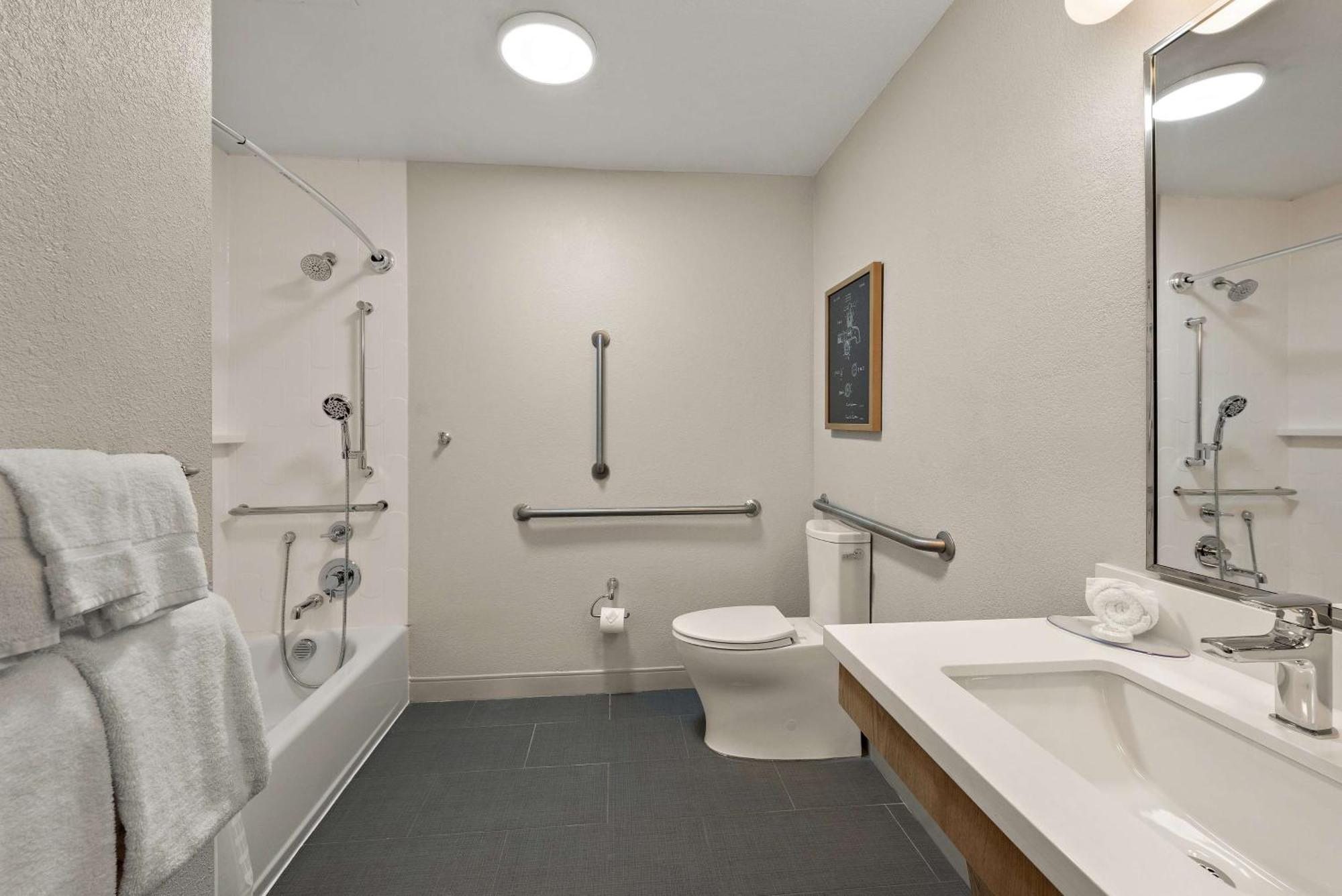 One-Bedroom Suite