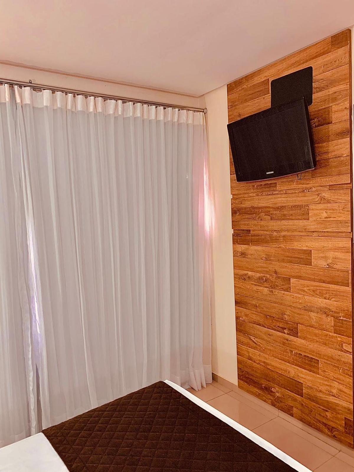 Deluxe Room,1529347225:JPEG