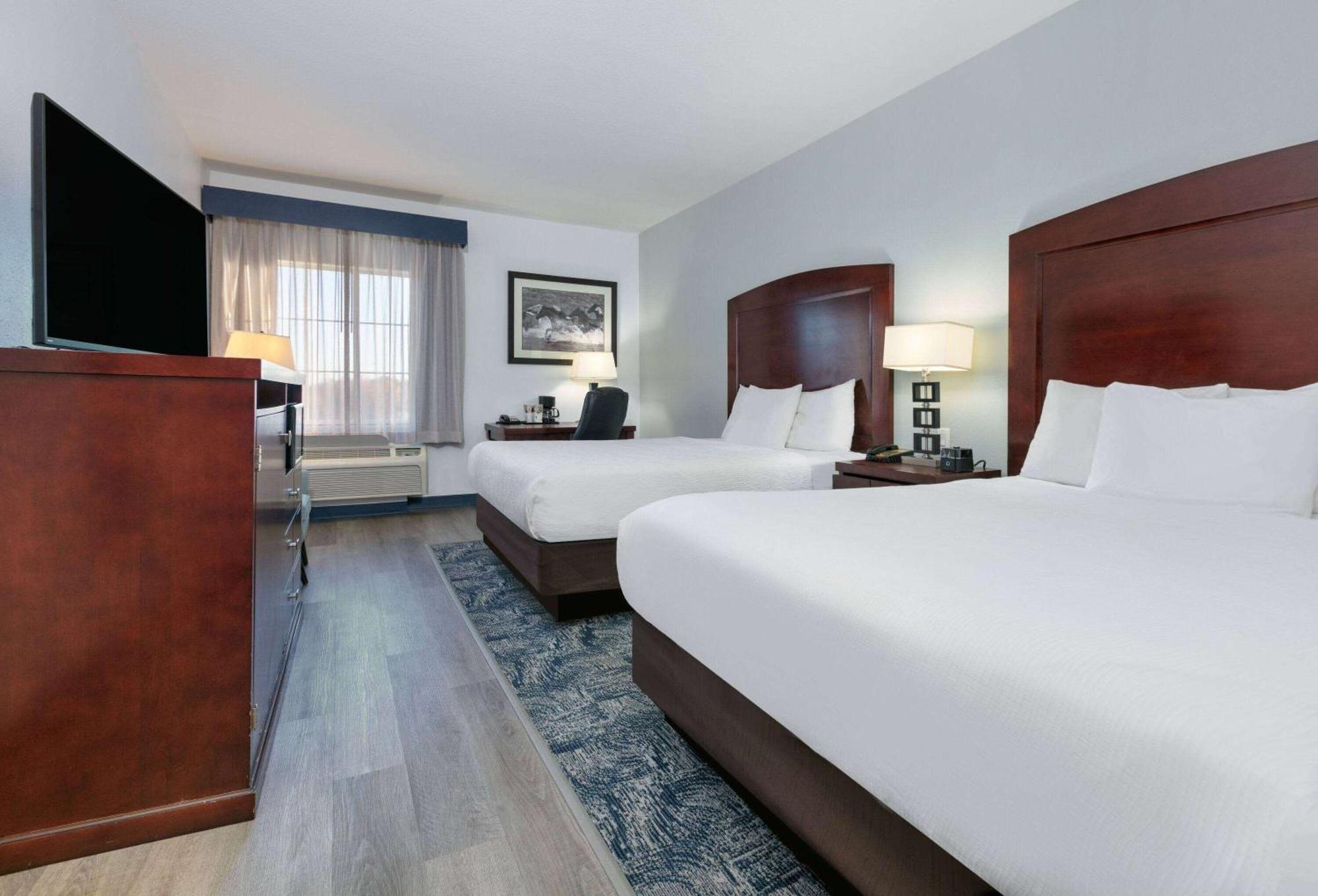 Queen Room Two Queen Beds Non-Smoking