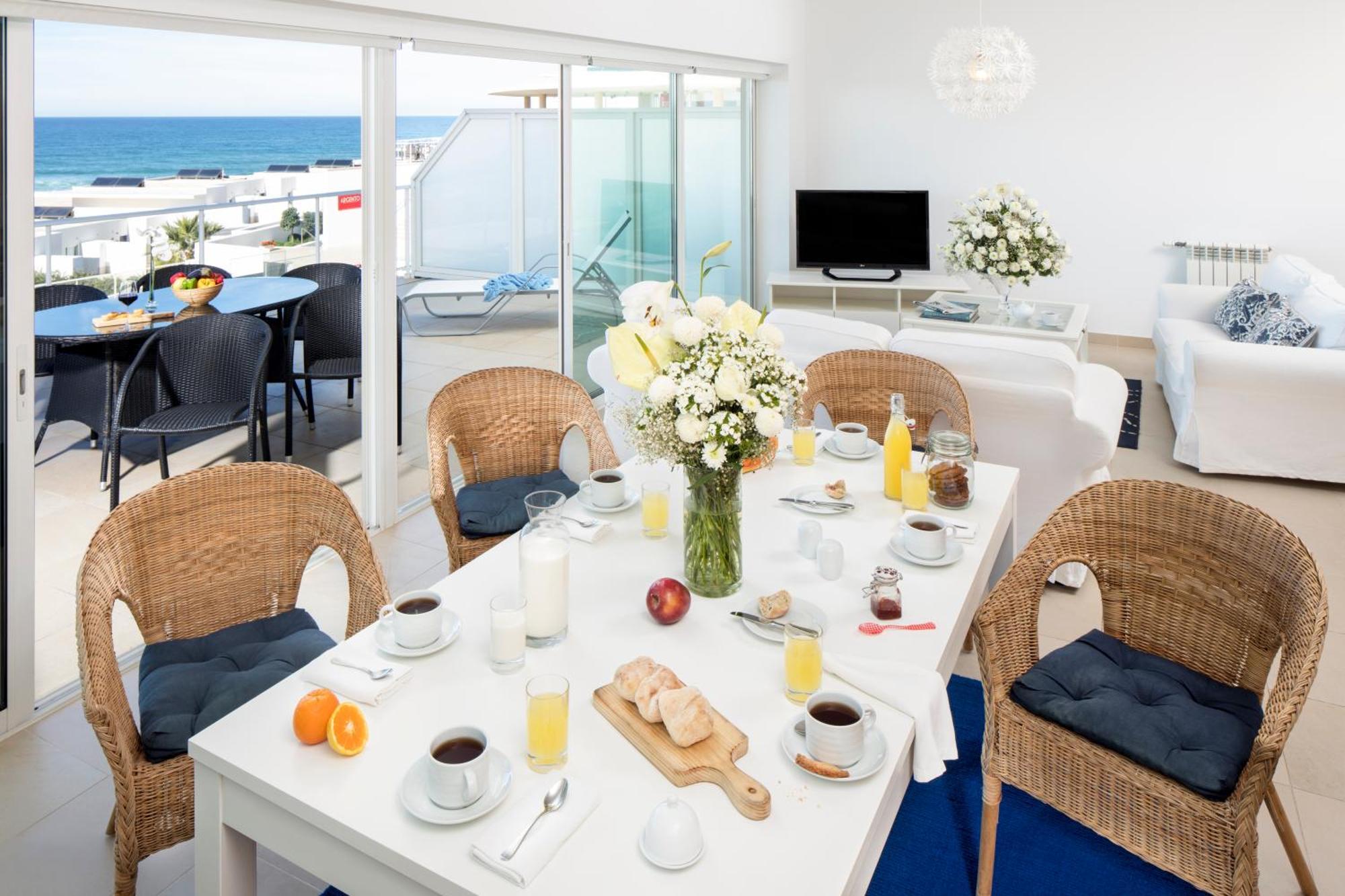 Two-Bedroom Apartment Sea View
