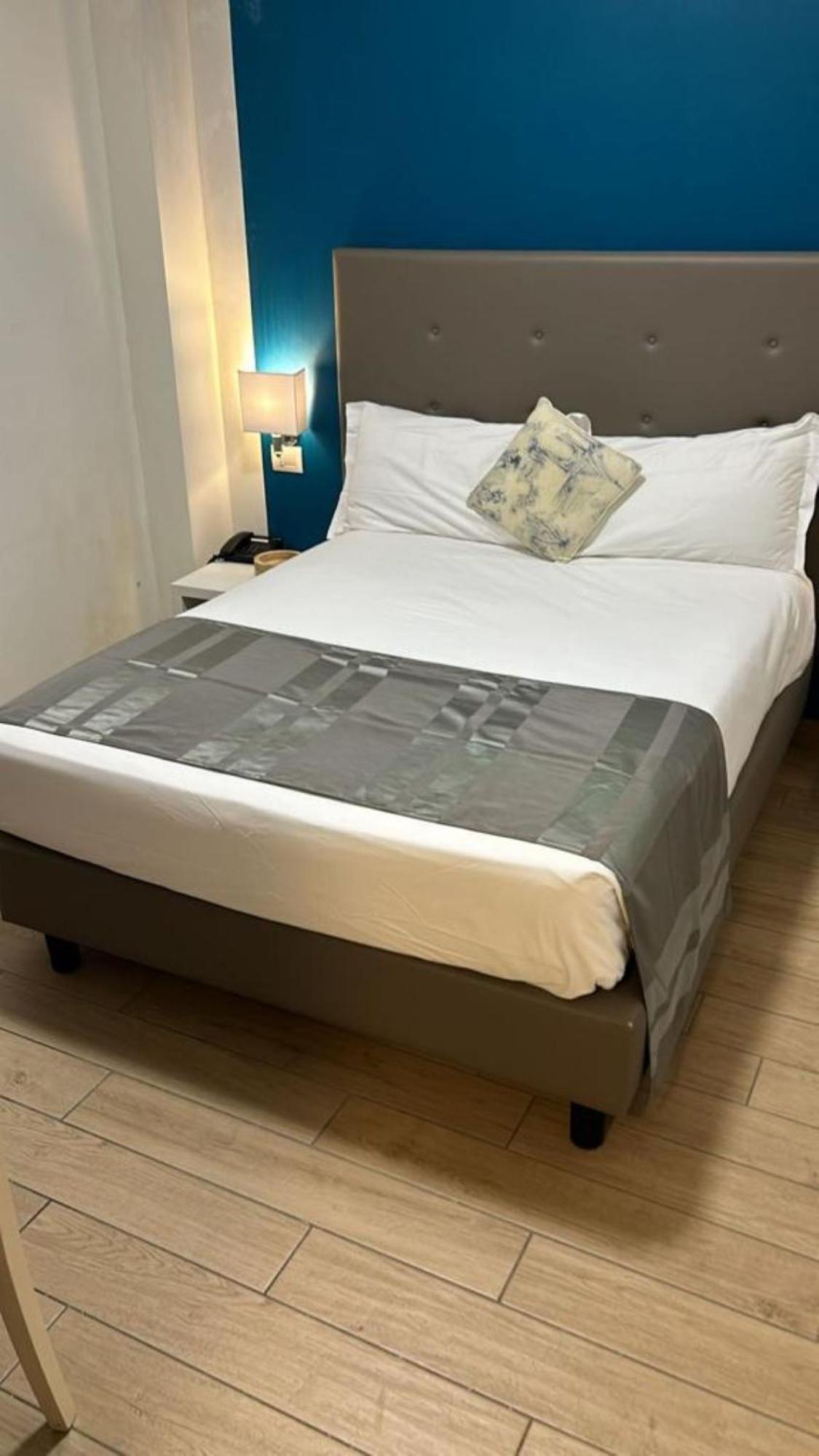 Large Single Room,1529906674:JPEG