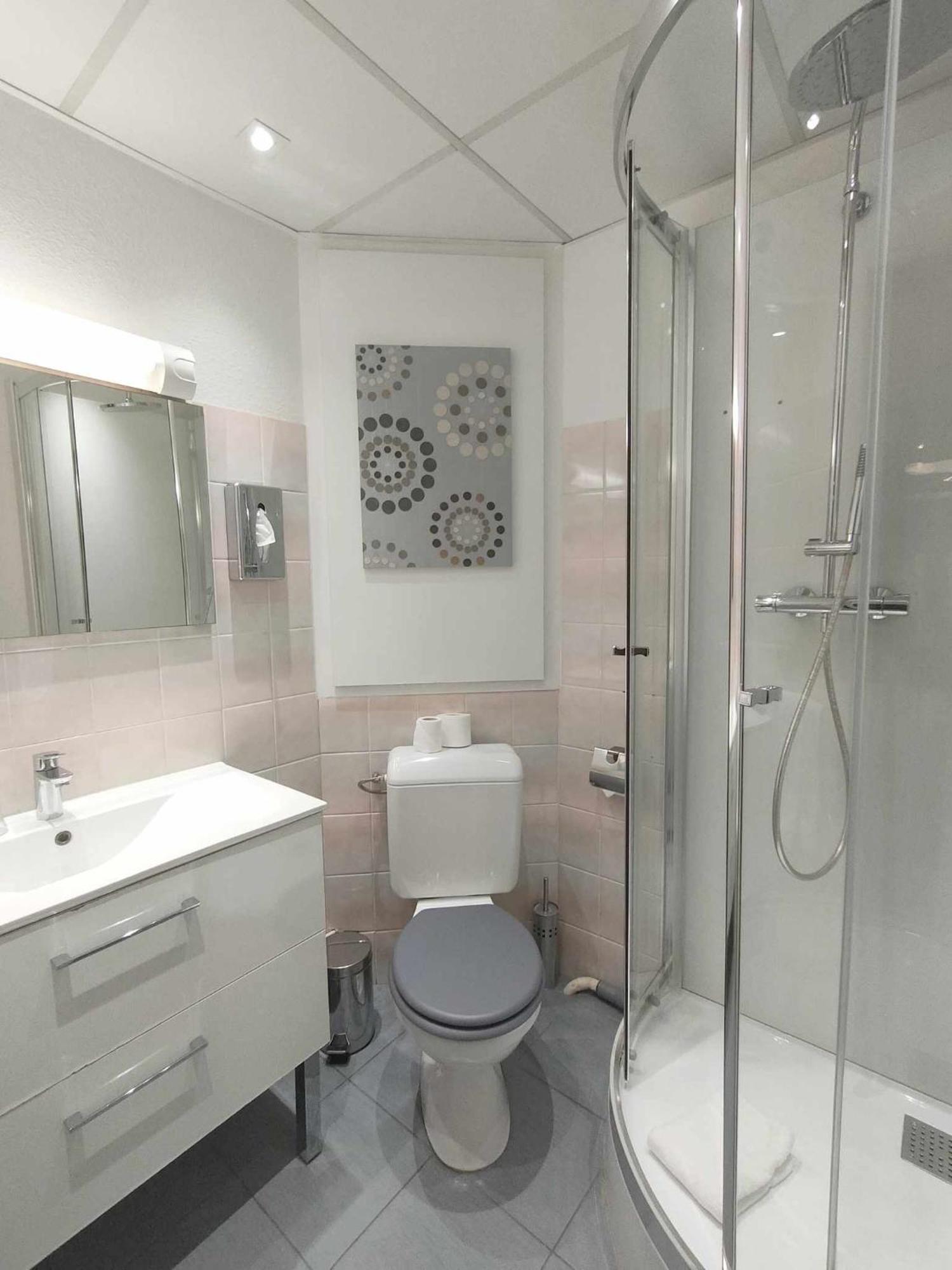 Double Room,1530083191:JPEG