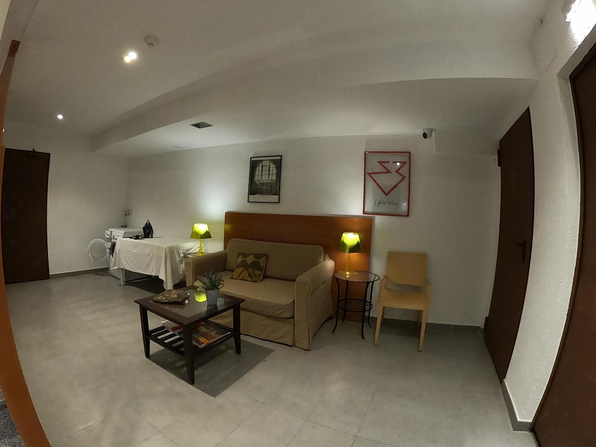 Studio Apartment