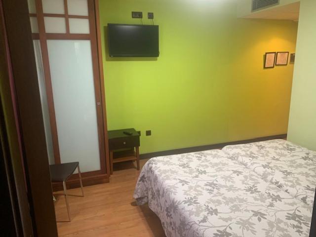 Family Room,1530709084:JPEG