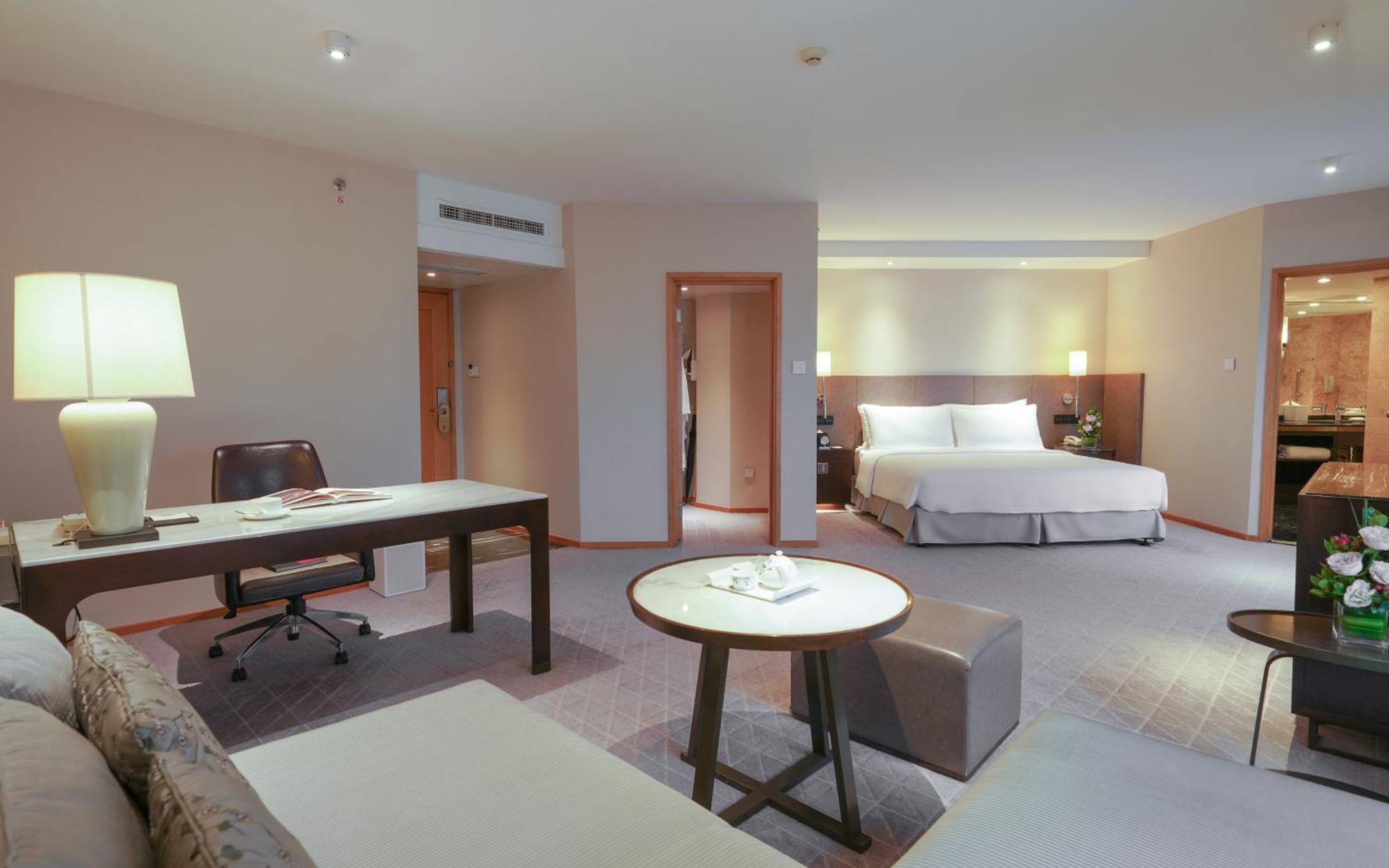 Jinling Tower Graceful Executive Room (King)