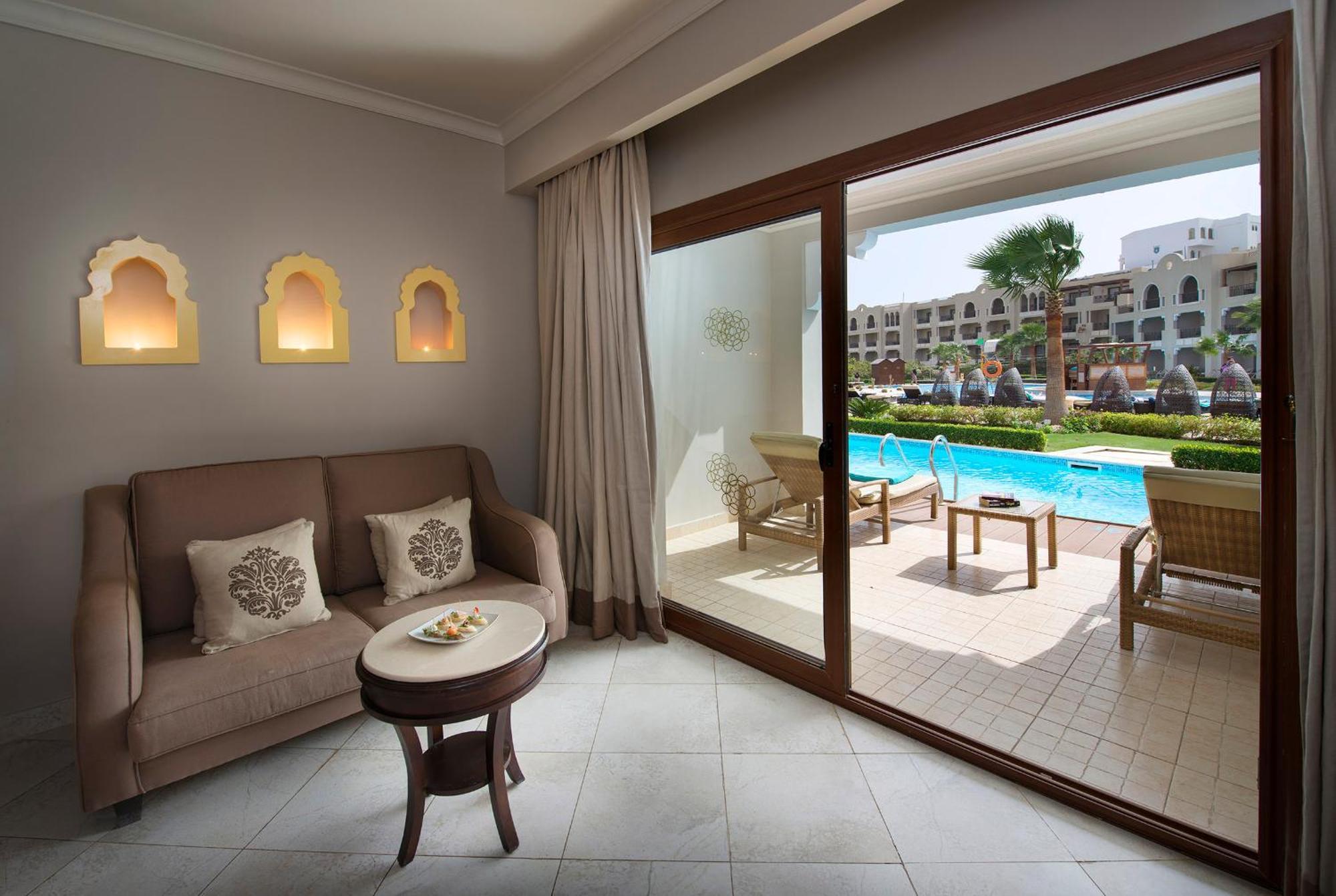 Deluxe Swim-Up RoomAdults Only 16