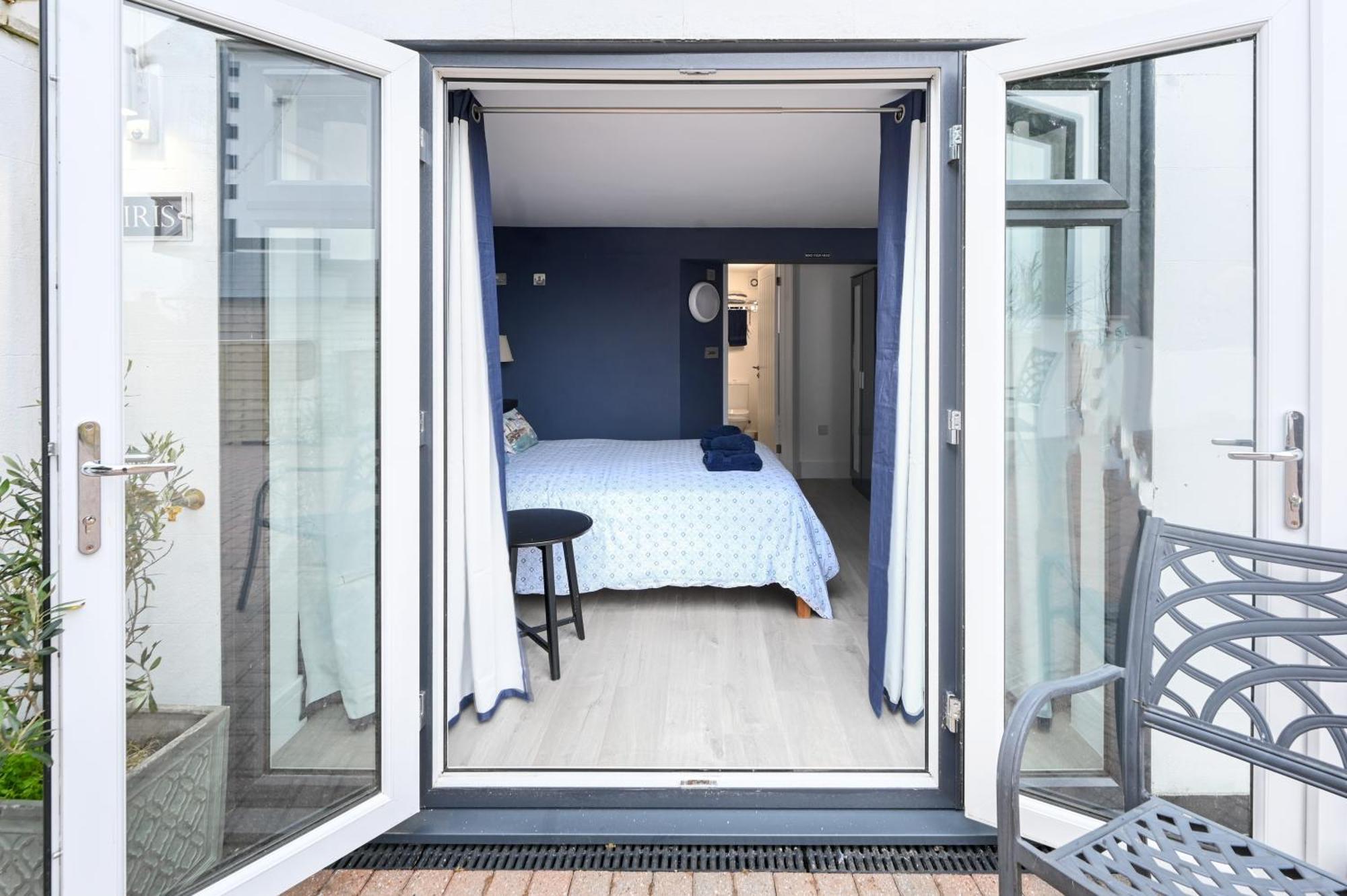 Deluxe Double Room Bath