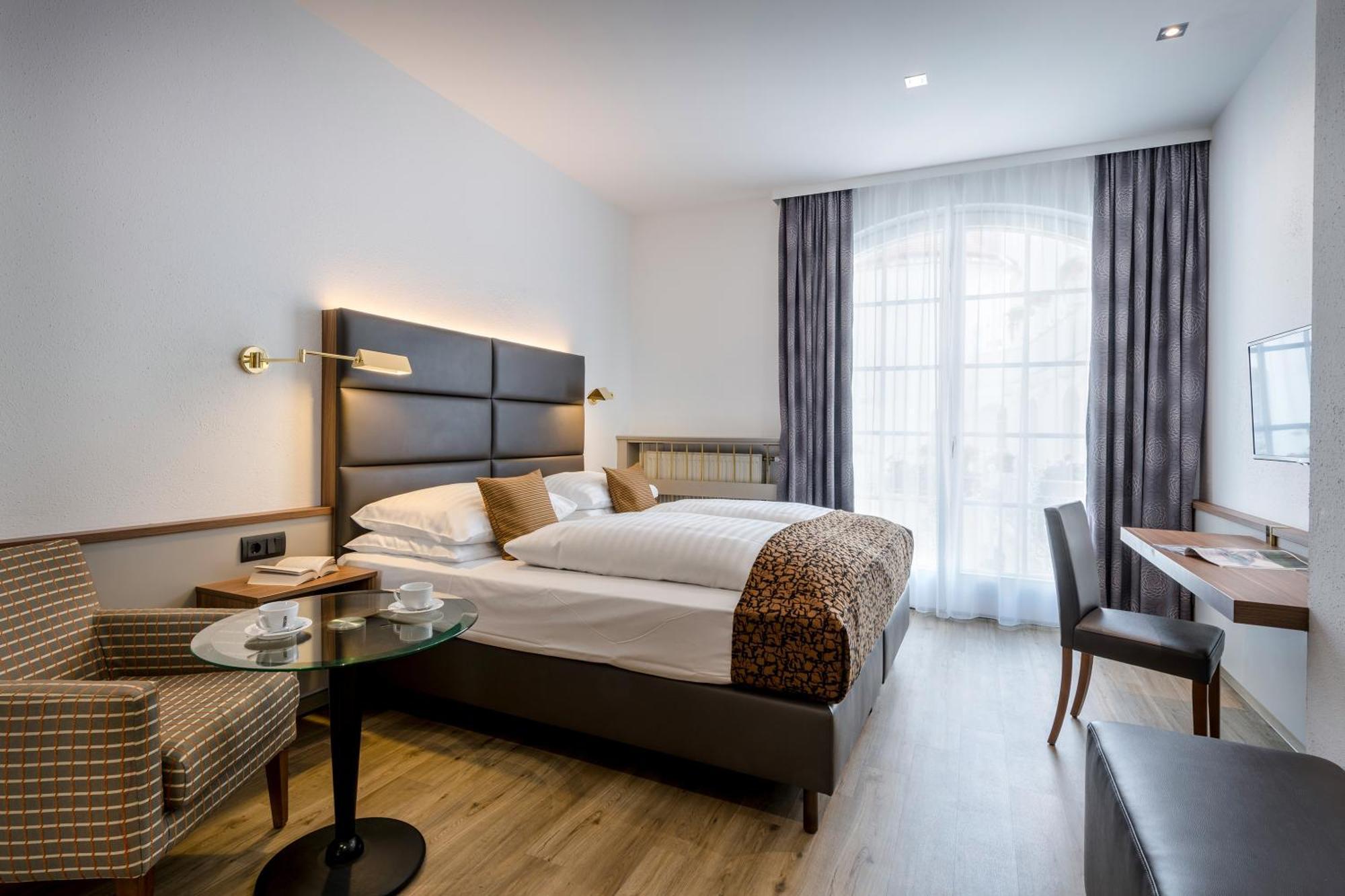 Double Room,1531127515:JPEG
