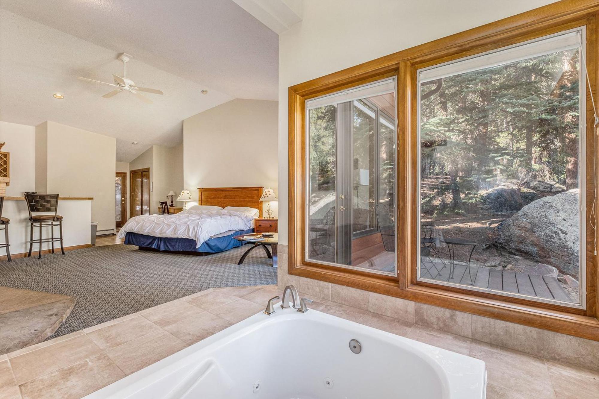 Suite Spa Bath Kitchenette,1531167292:JPEG