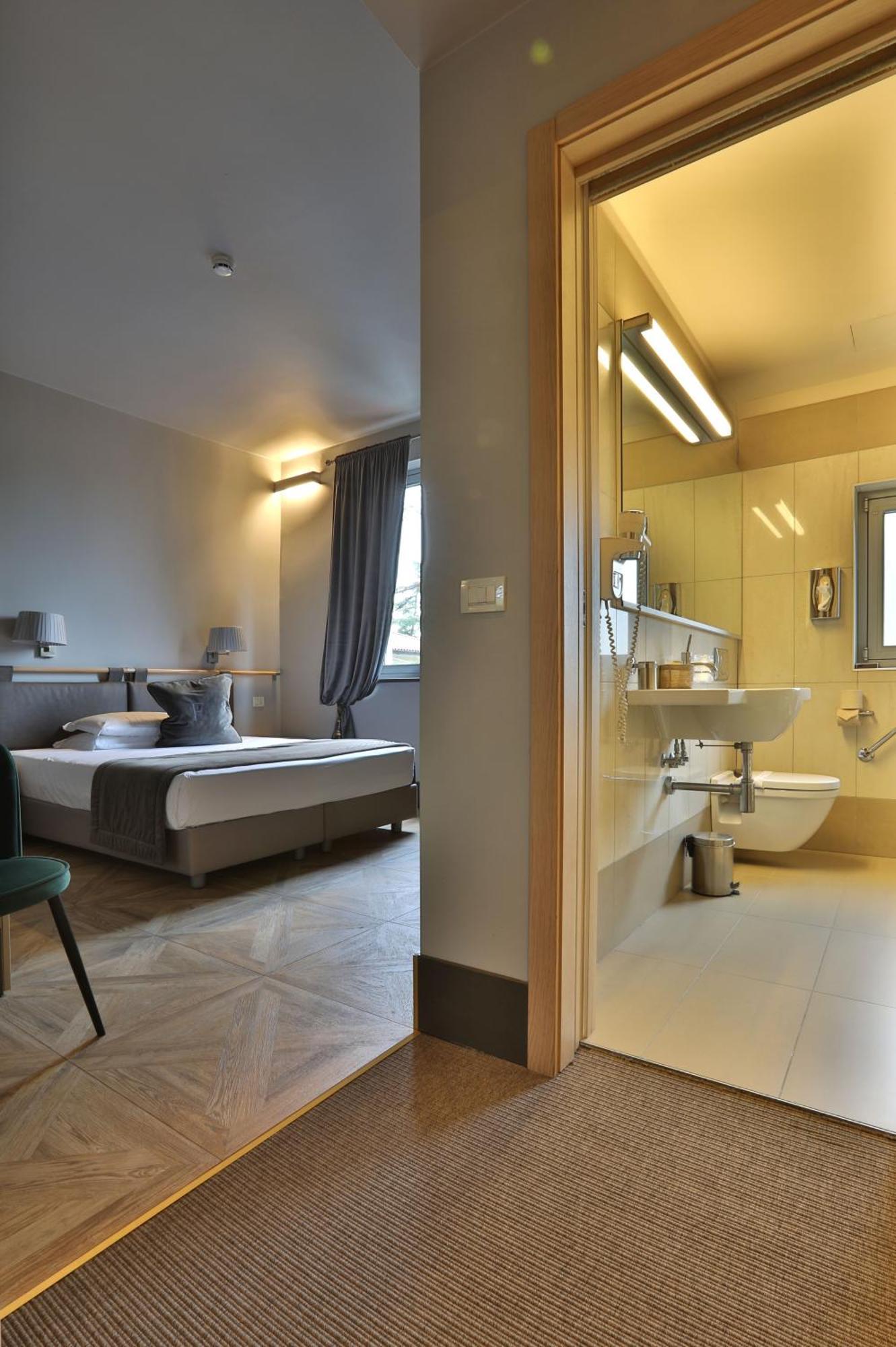 Double or Twin Room,1588059093:JPEG