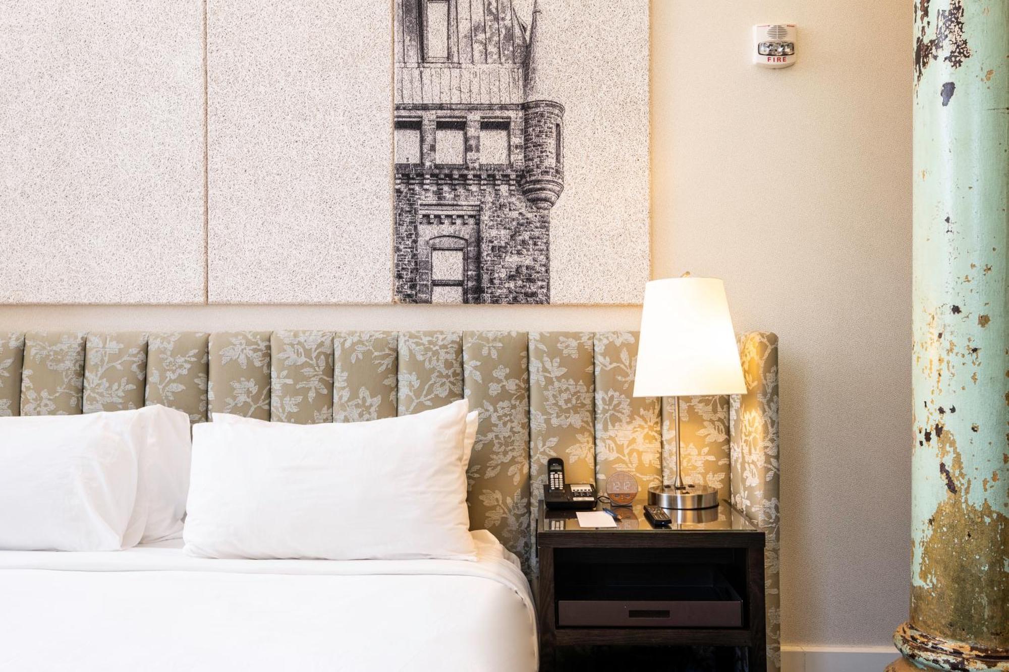 Deluxe King Room,1531297816:JPEG