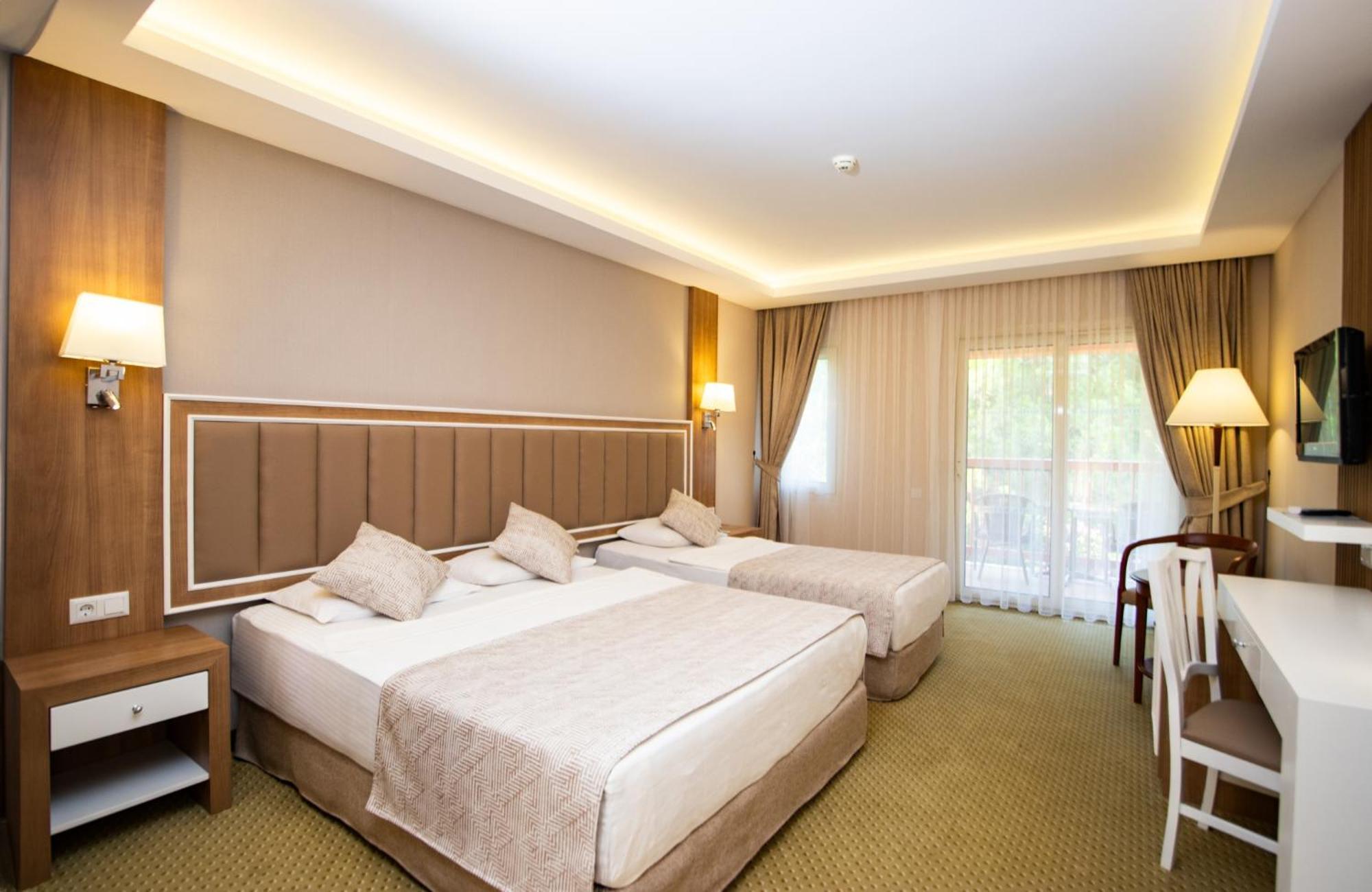 Superior Double Room + 1 Child,1531542883:JPEG