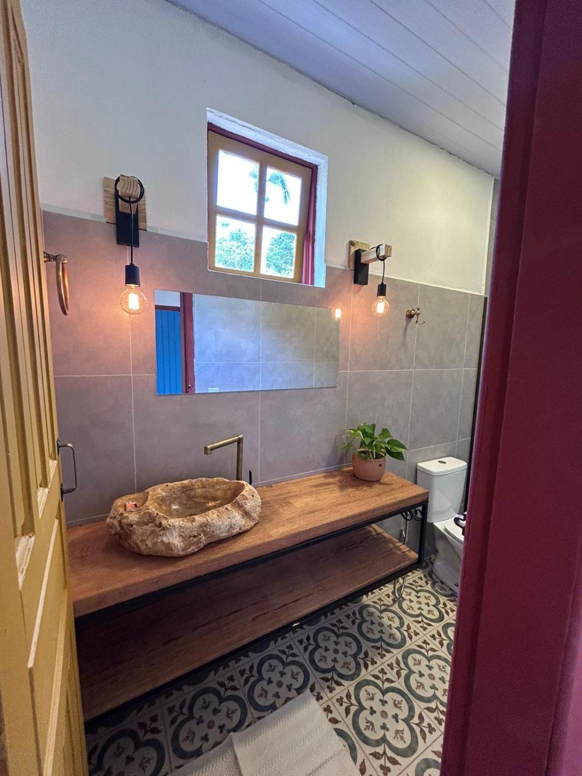 Queen Suite Spa Bath,1531723861:JPEG
