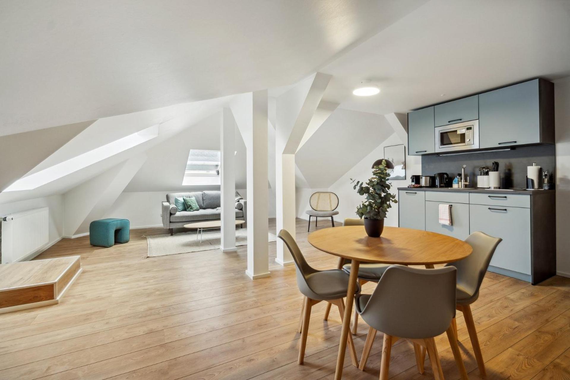 Two-Bedroom Attic Suite,1532621542:JPEG