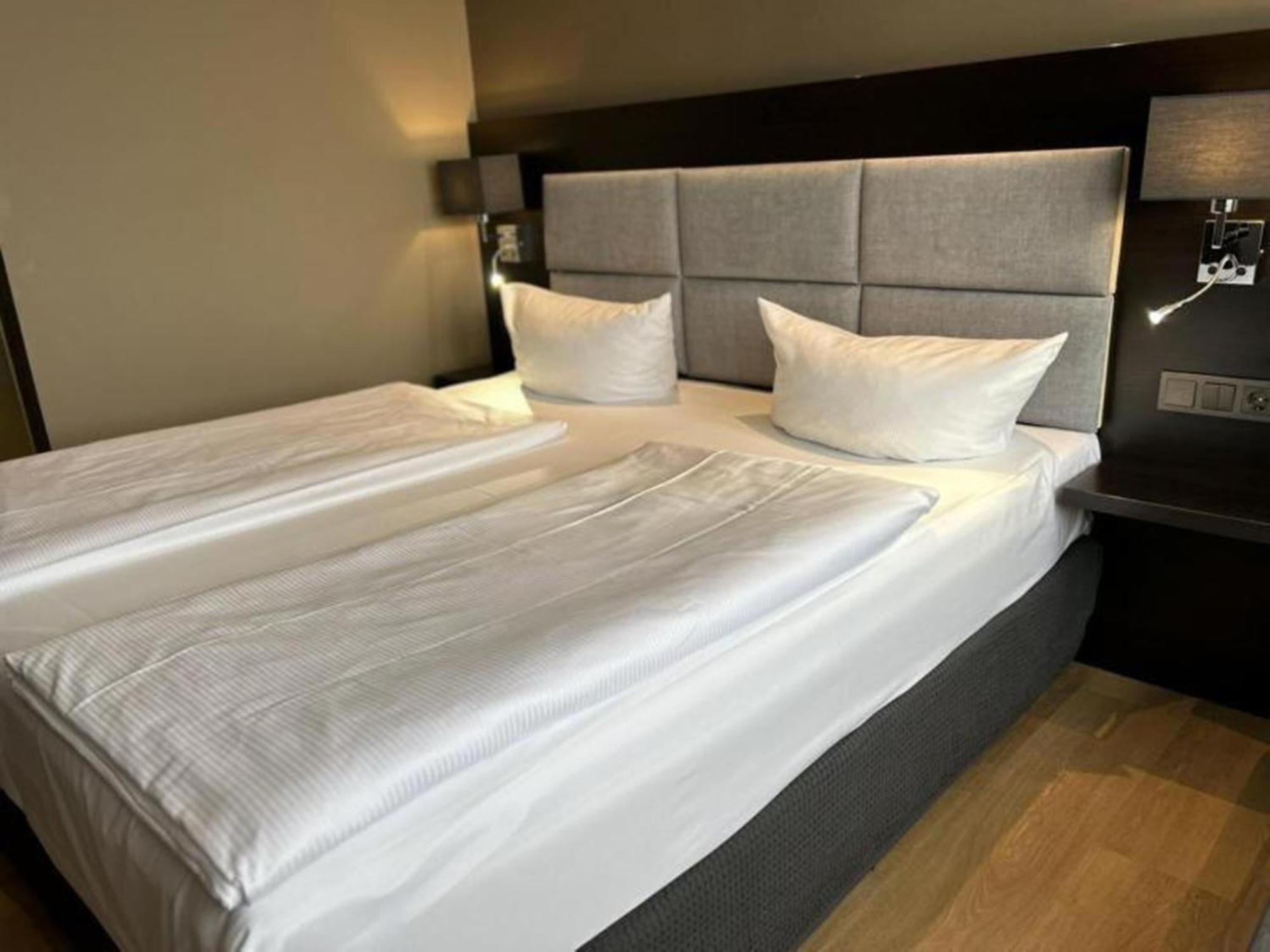Double Room,1532672908:JPEG