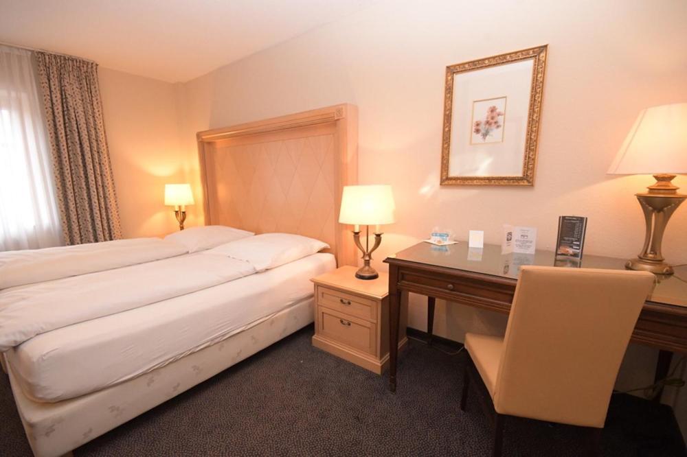 Large Double Room