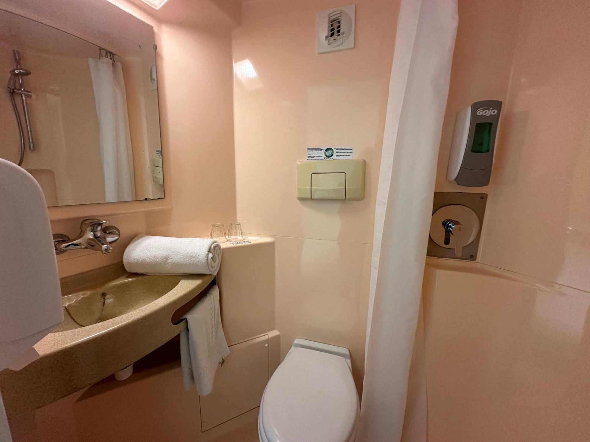 Standard 2 Single Beds,1538652208:JPEG
