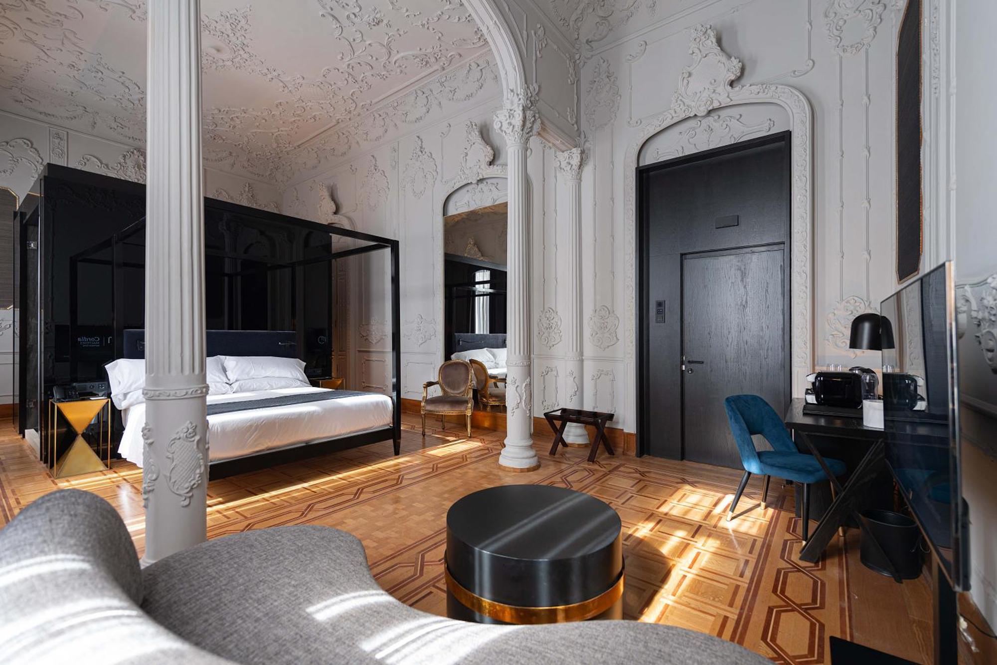 Imperial Suite,1532902591:JPEG
