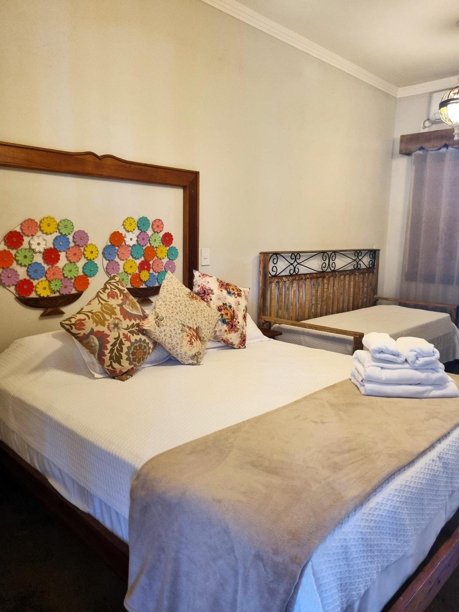 Queen Room,1533003766:JPEG