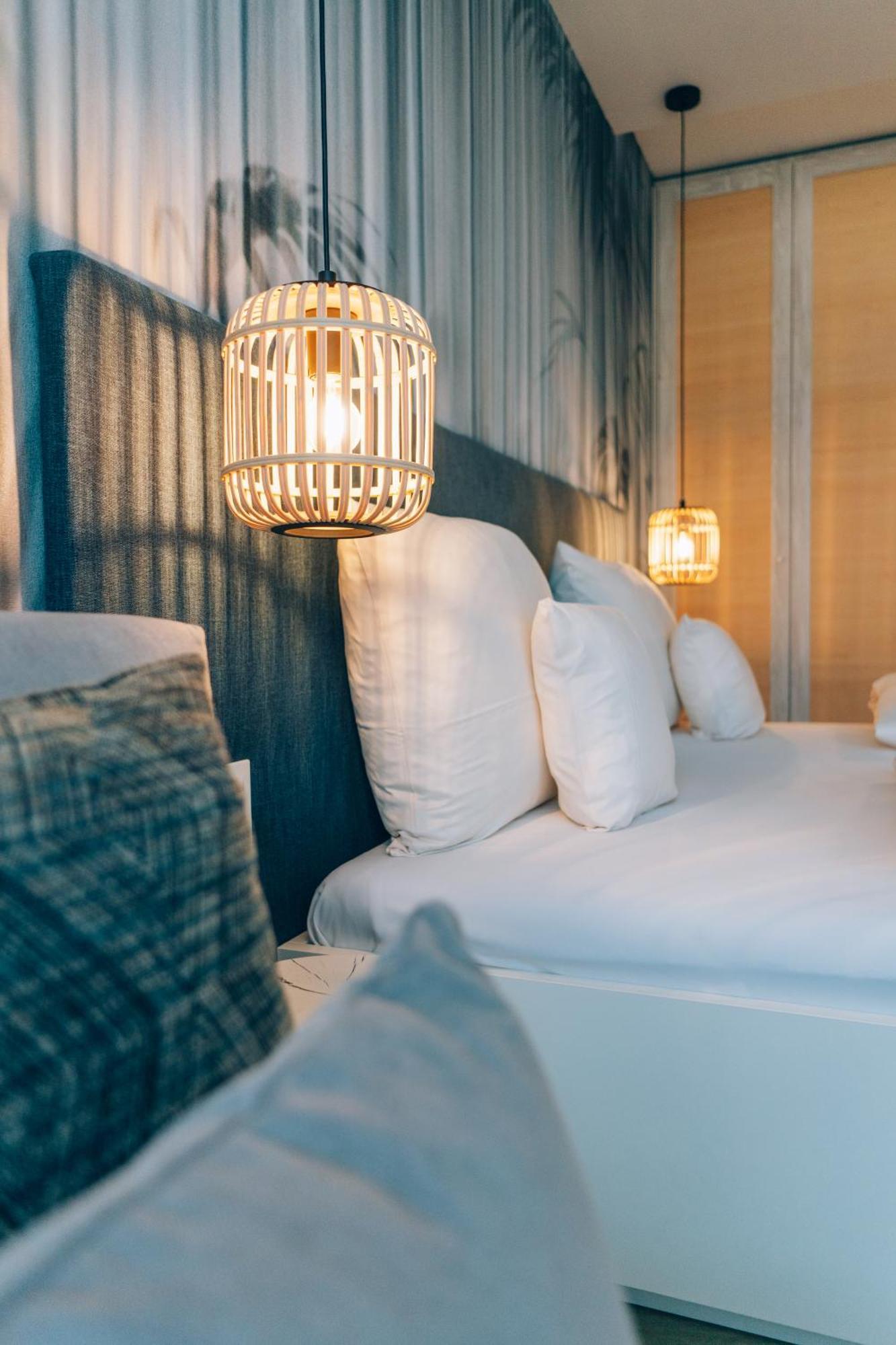 Bay Side Room