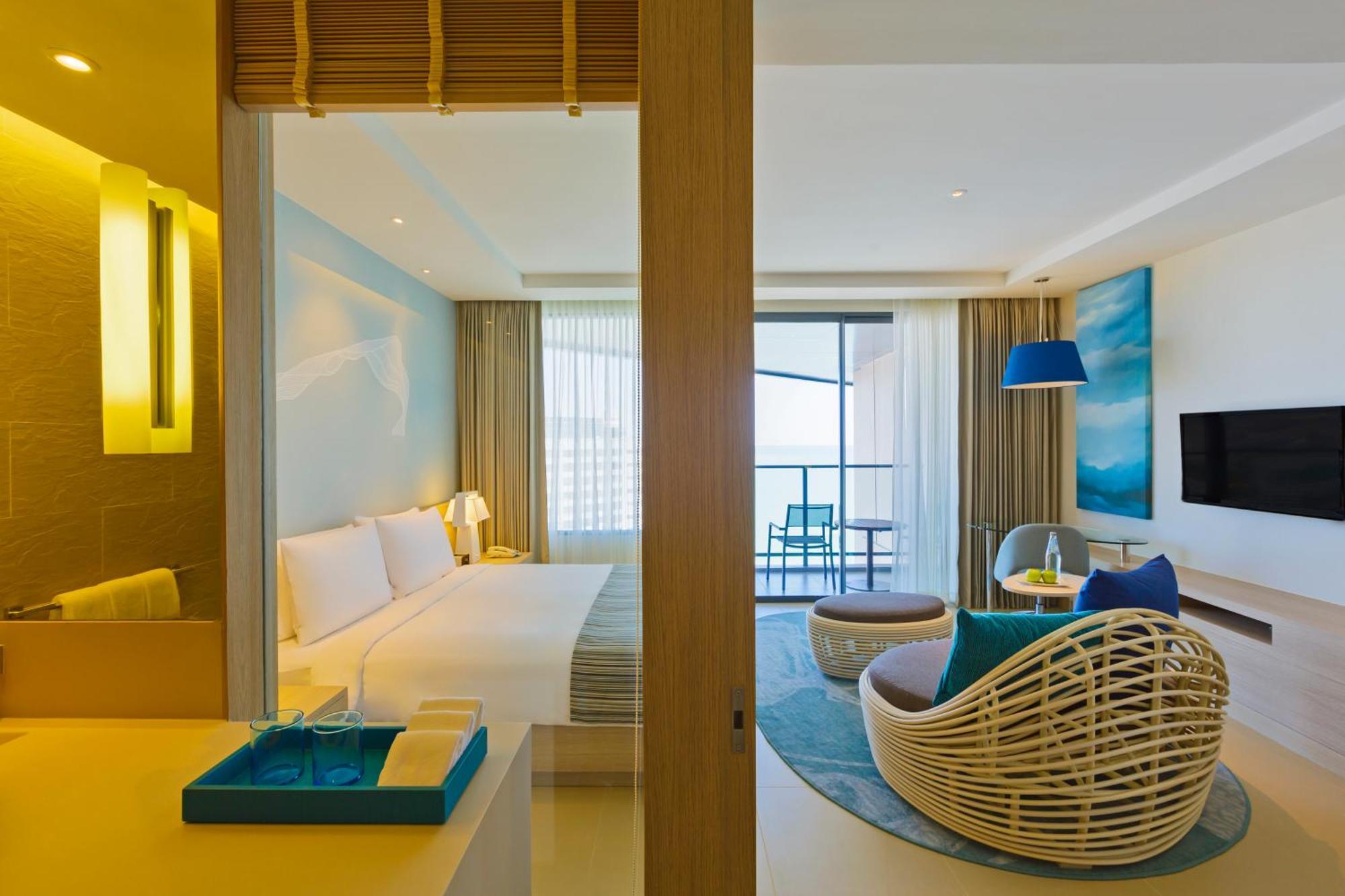 Standard King Room Club Access Executive Tower,1609720220:JPEG