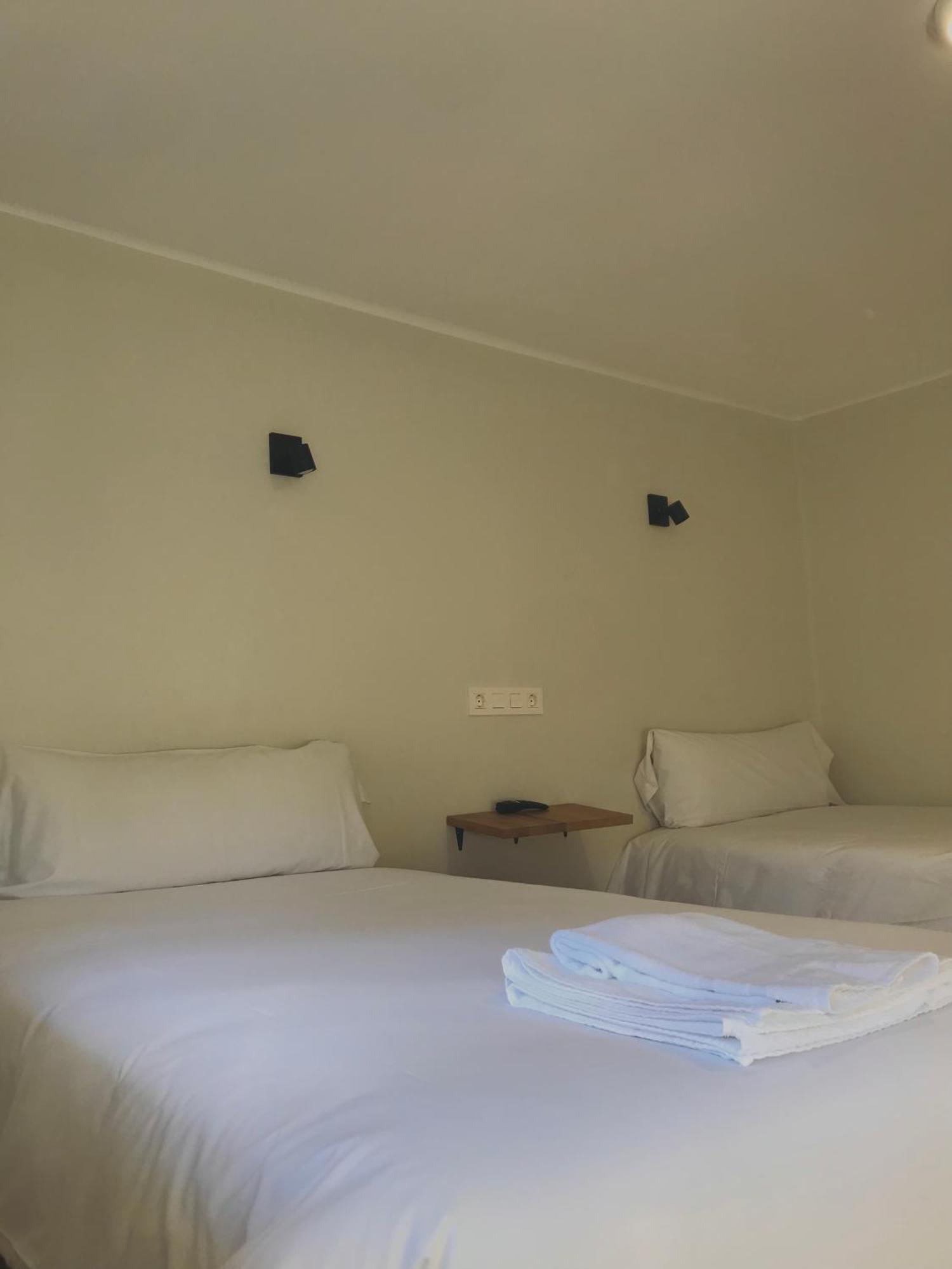 Twin Room,1533625171:JPEG