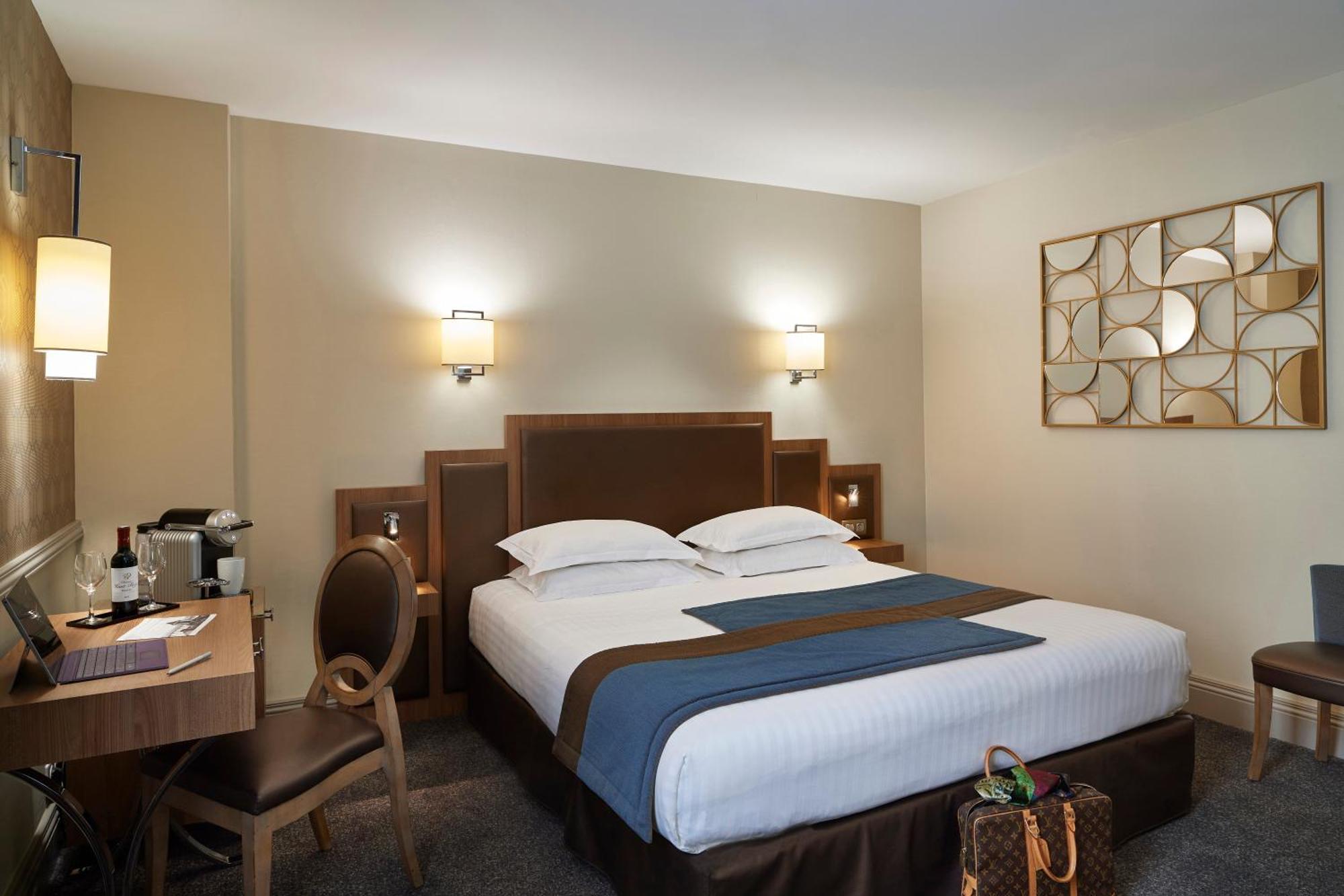 Large Deluxe Room