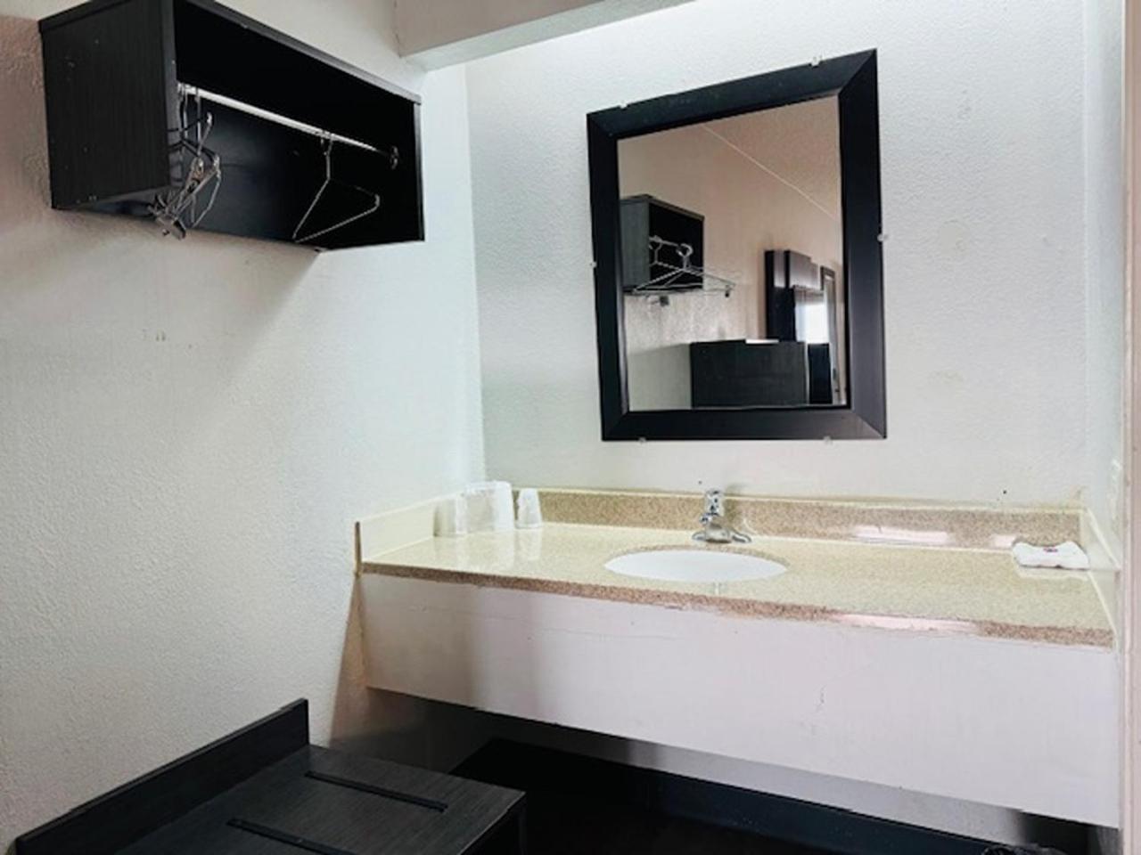 Quadruple Room,1534069018:JPEG