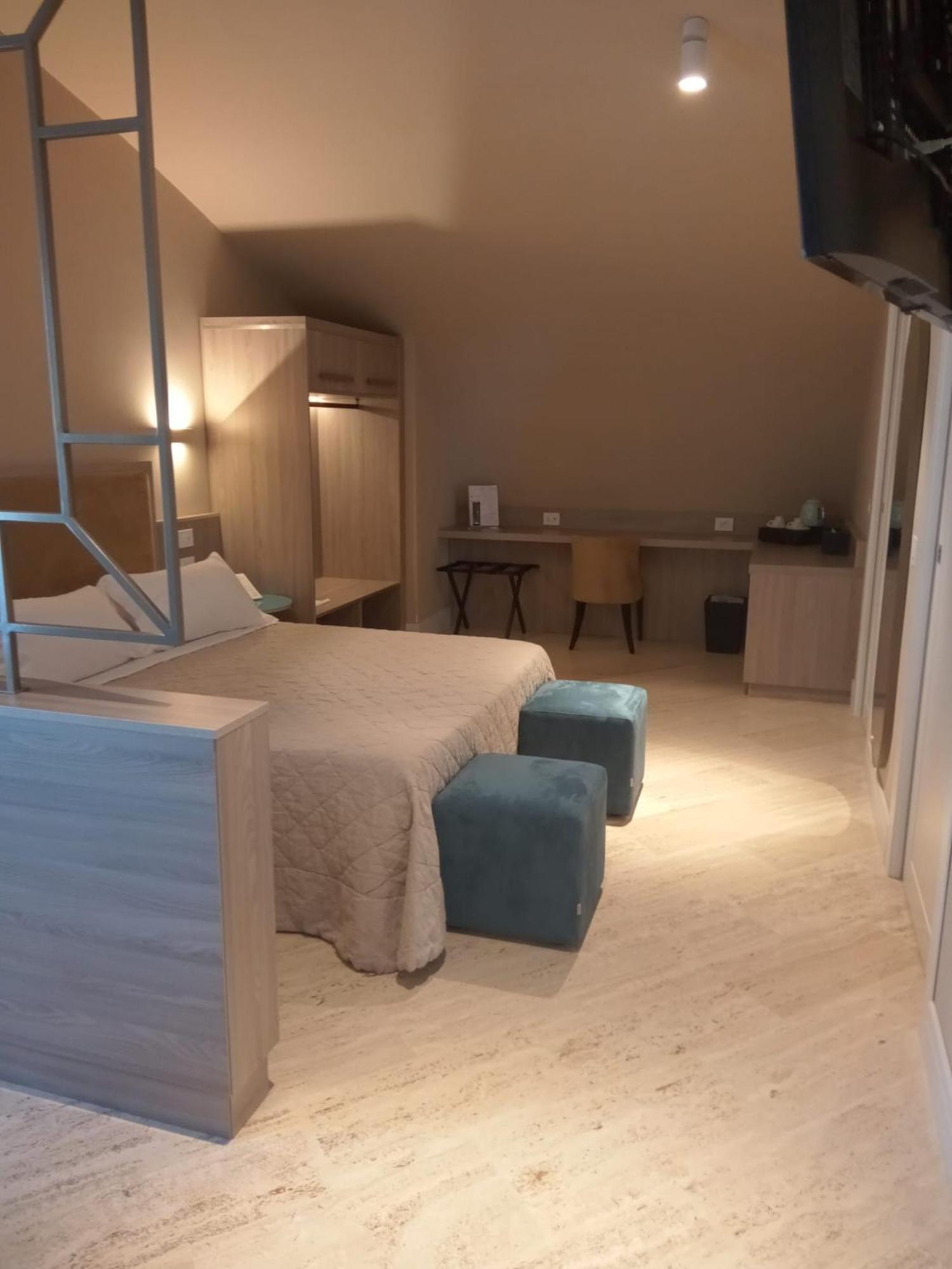 Deluxe Double Room Side Sea View