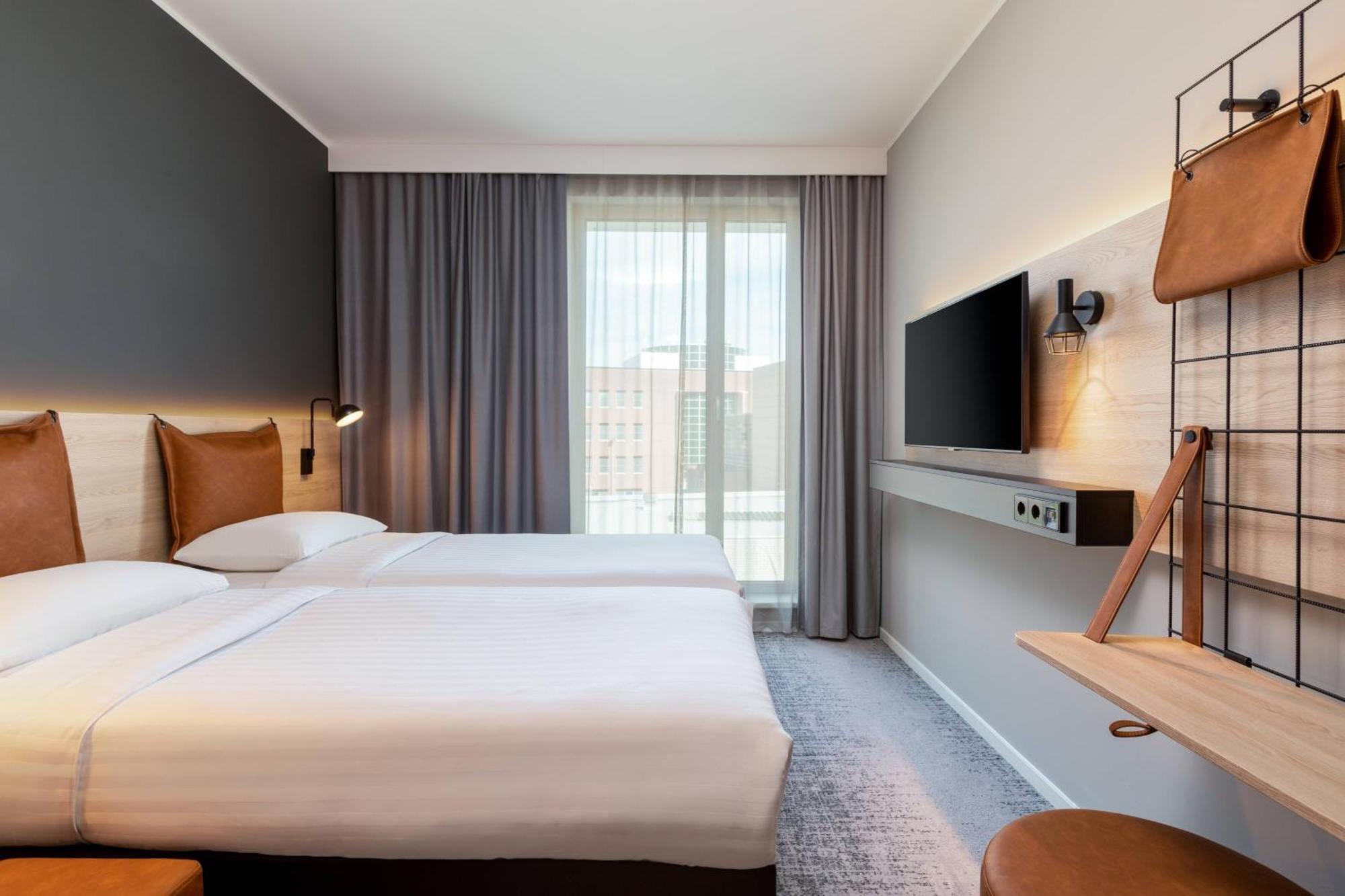Moxy Twin Room,1593009966:JPEG