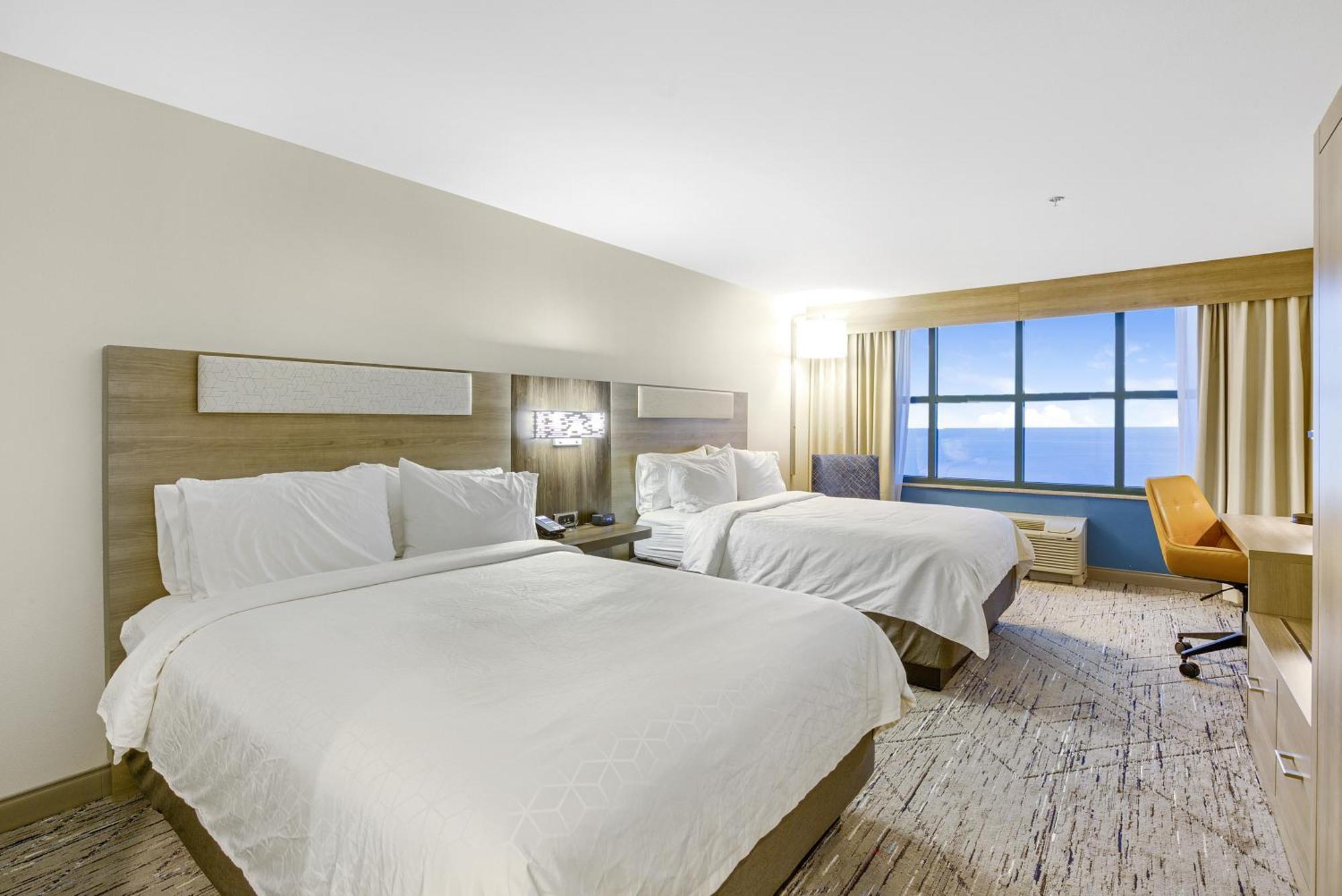 Standard Queen Room Two Queen Beds Ocean View,1176854083:JPEG