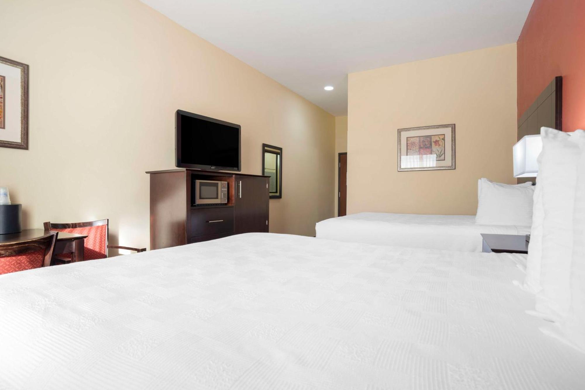 Queen Room - Non-Smoking